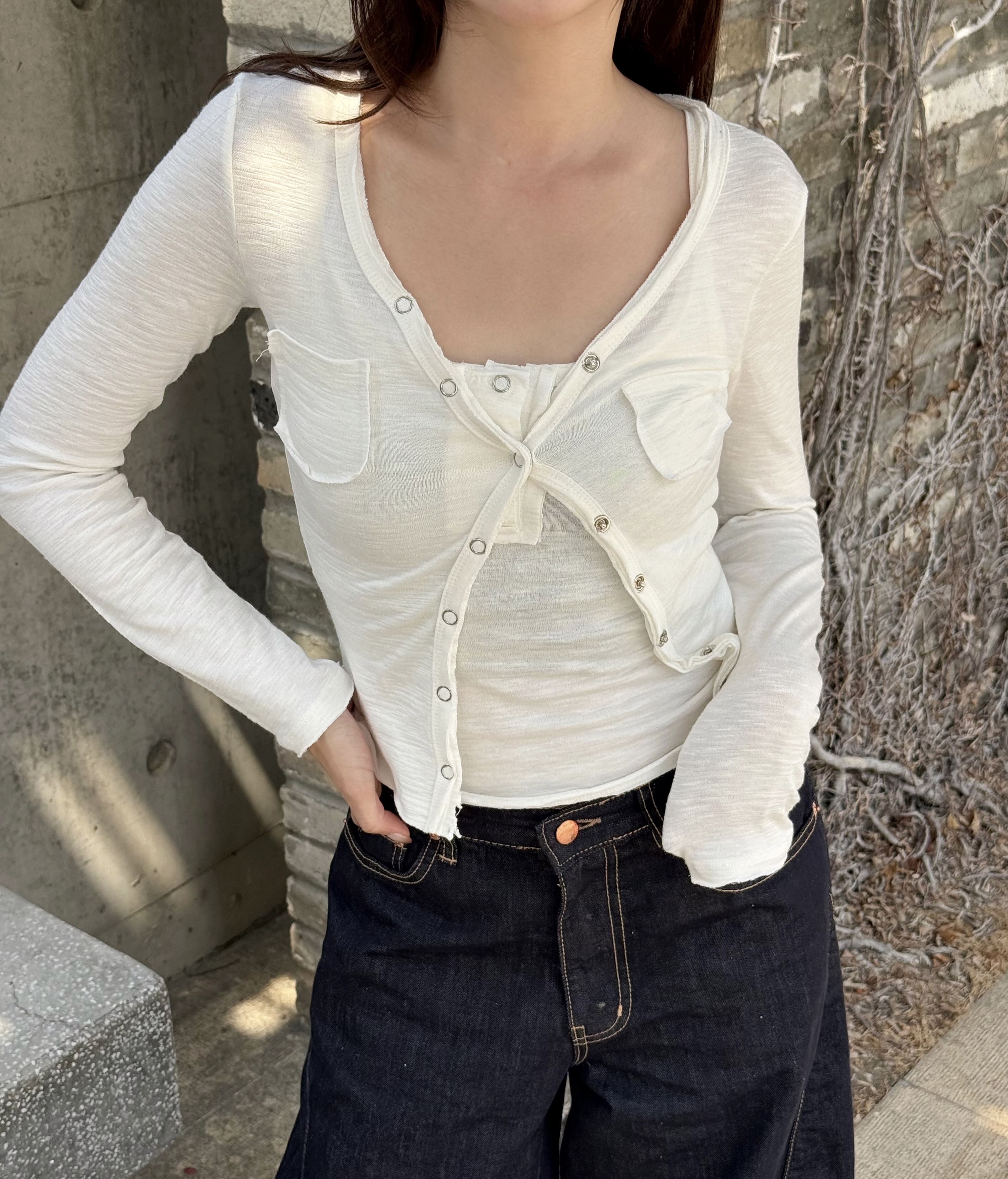 (訂購)薄身鈕扣背心外套套裝 T260308(白/黑)