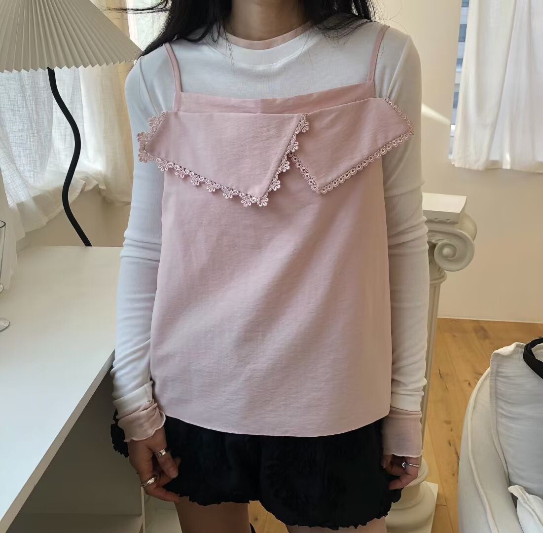 不對稱蕾絲滾邊領片造型細肩帶背心 / 2色