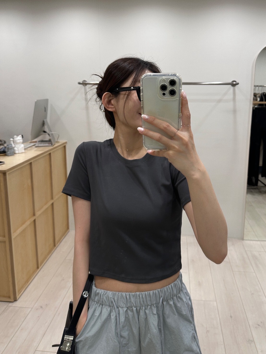 包色處理！涼感微短版短袖素Tee