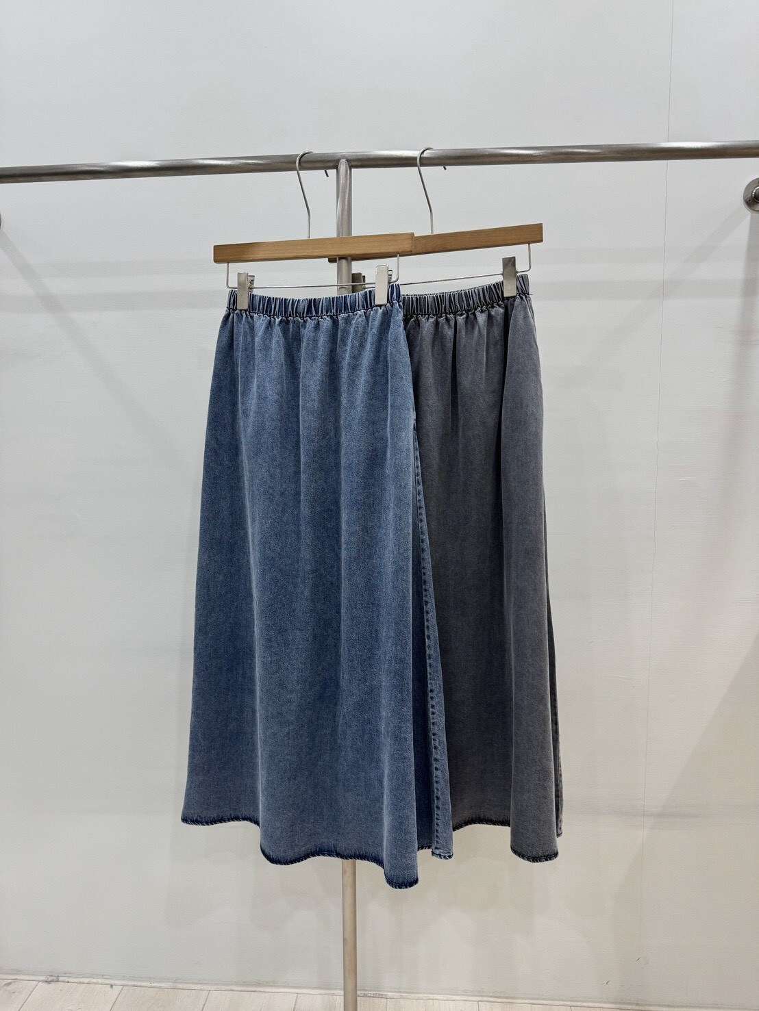 輕飄飄水洗軟布牛仔長裙