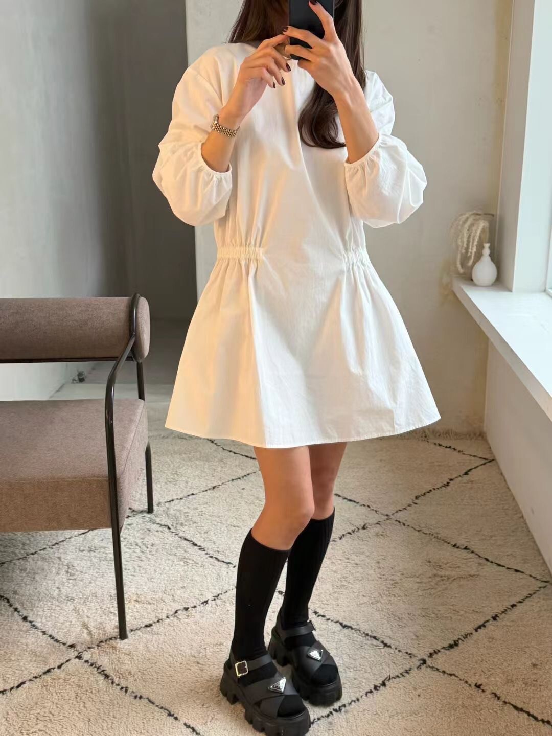 兩側抓摺收腰傘擺造型圓領短洋裝 / 3色