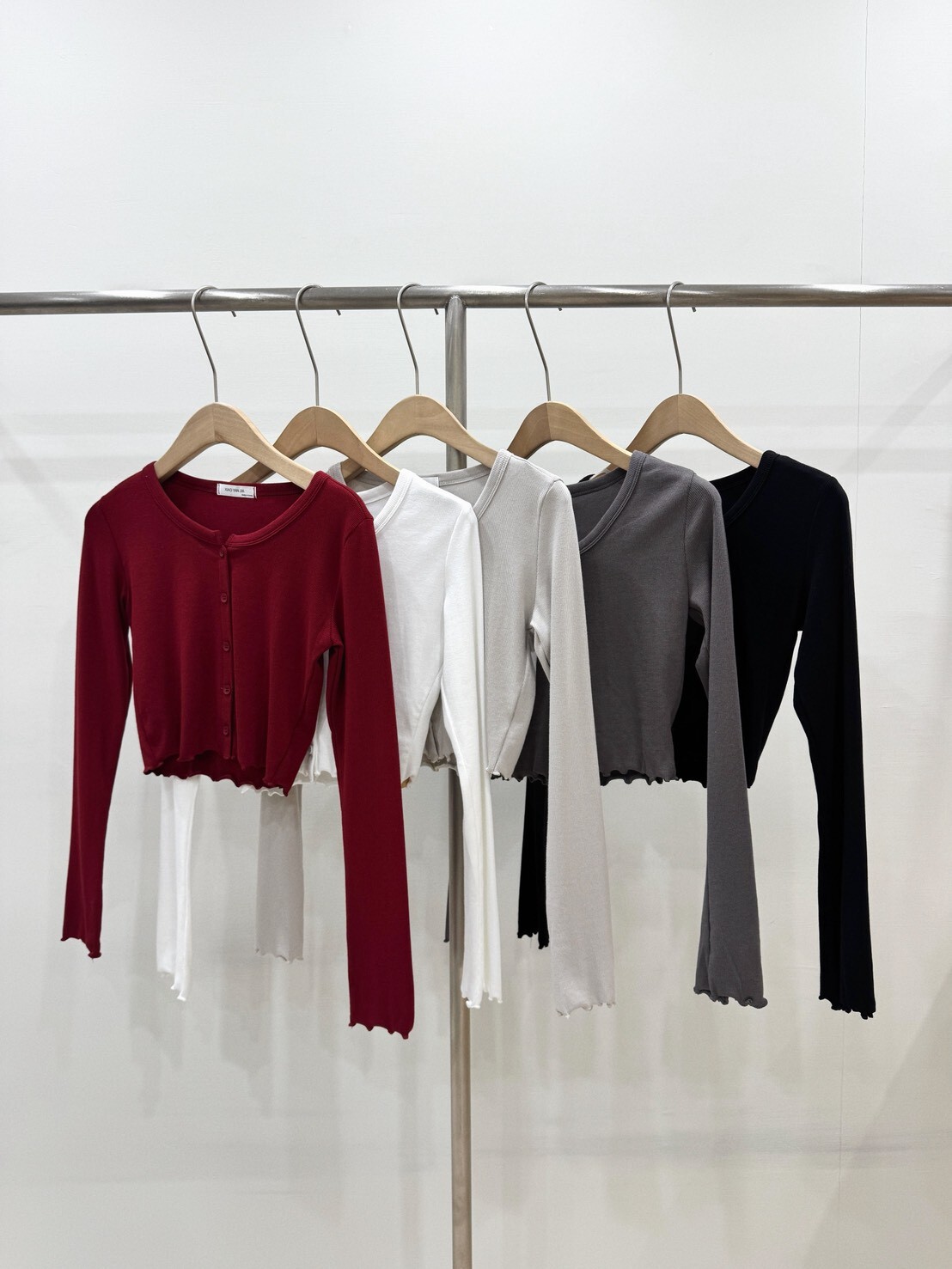 合身短版排釦羅紋長袖上衣