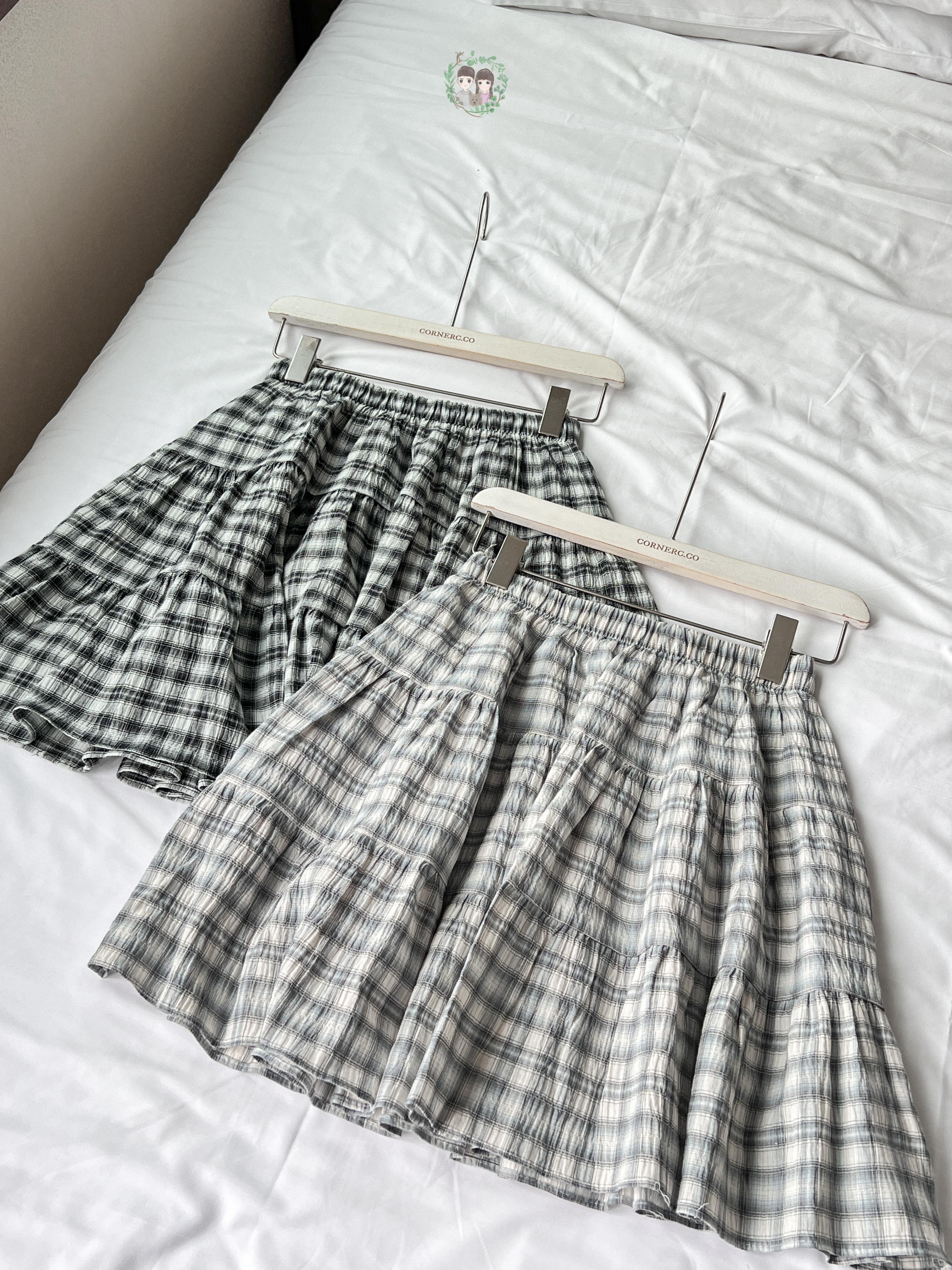 百搭皺皺格紋蛋糕短裙〈🇰🇷DAY 2〉