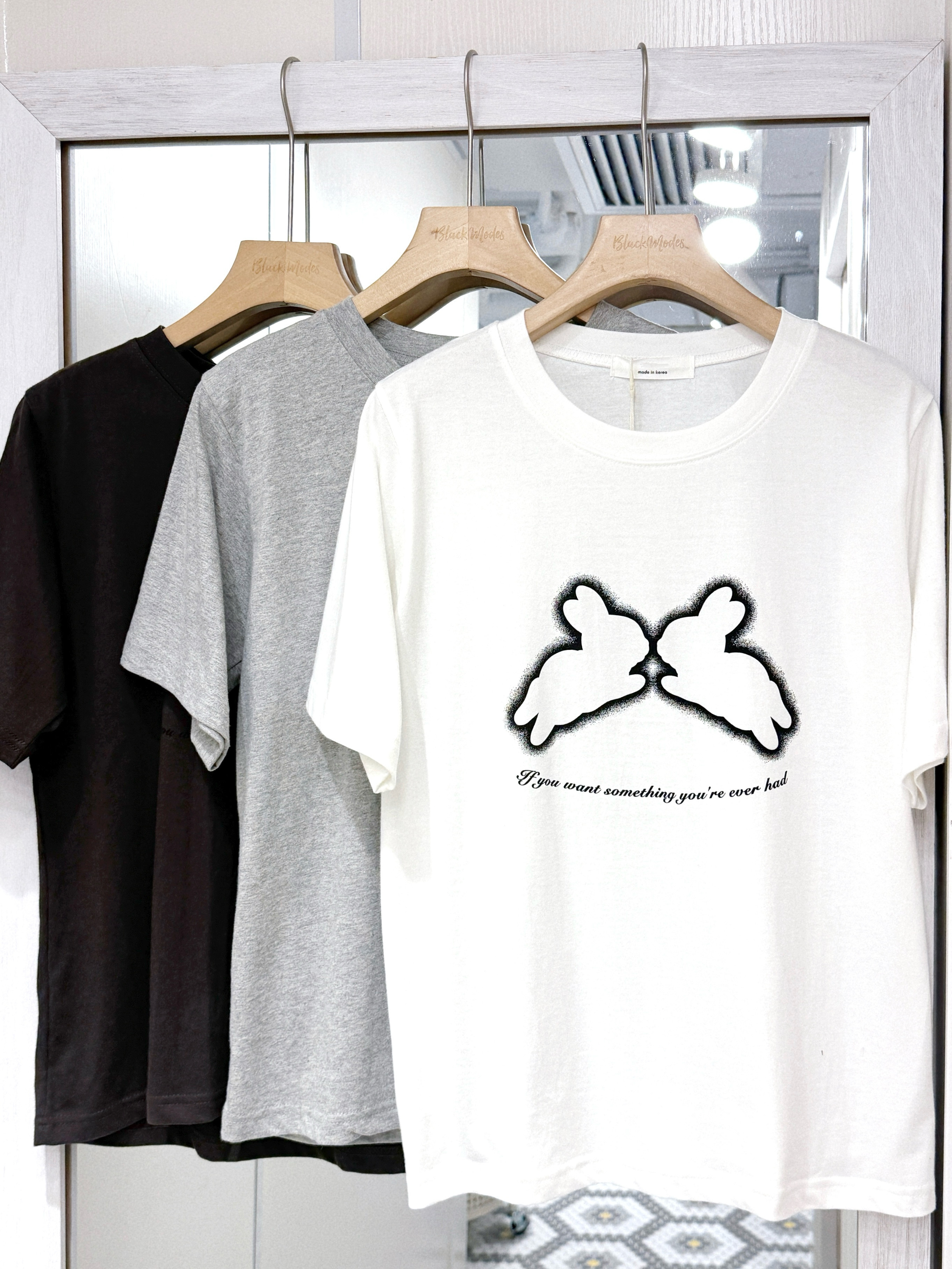 T1305｜極簡系⋆.˚ 雙向模糊邊兔兔TEE