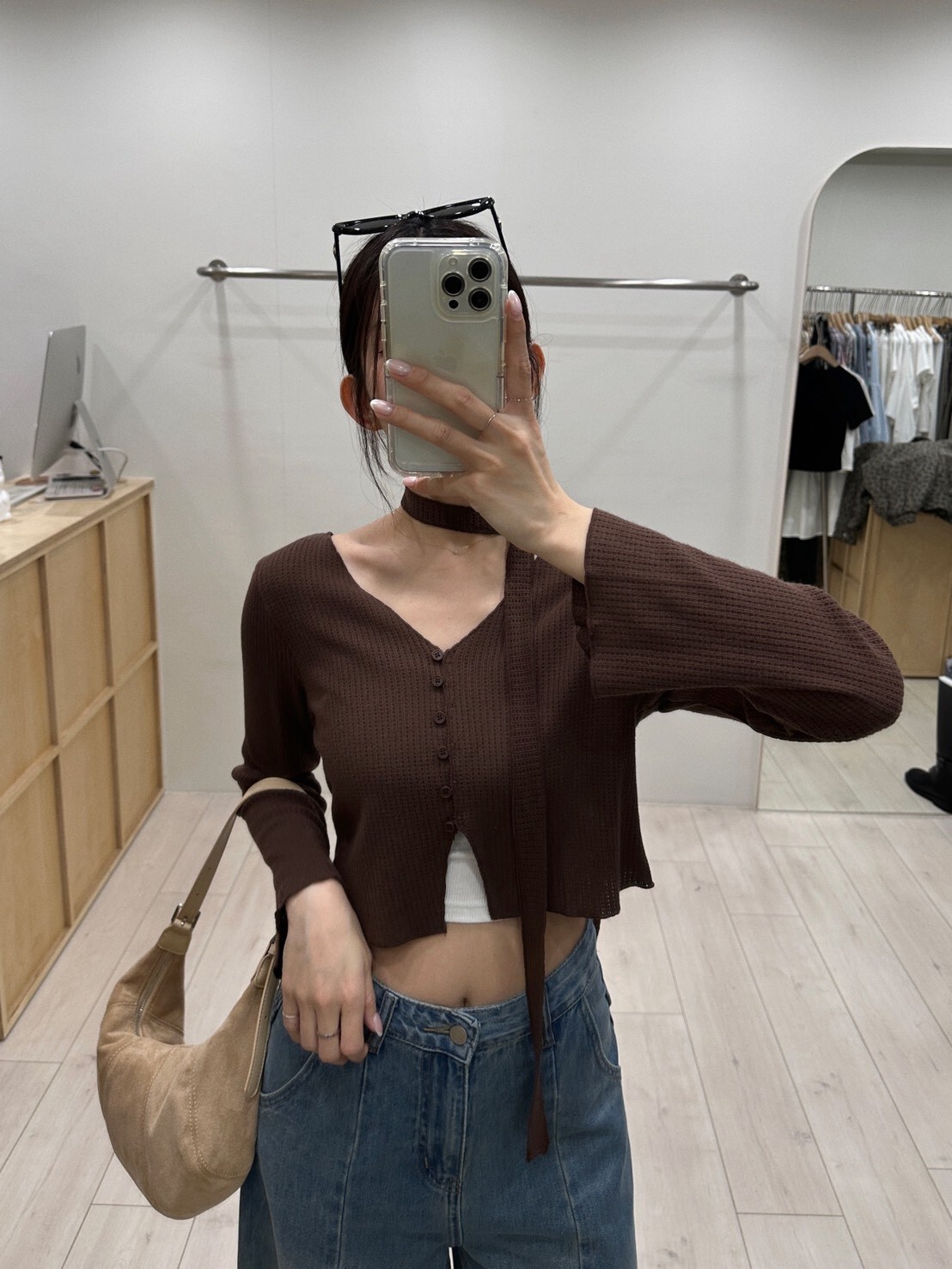 小鬆餅格紋排釦Ｖ領長袖上衣（附繞脖綁帶）