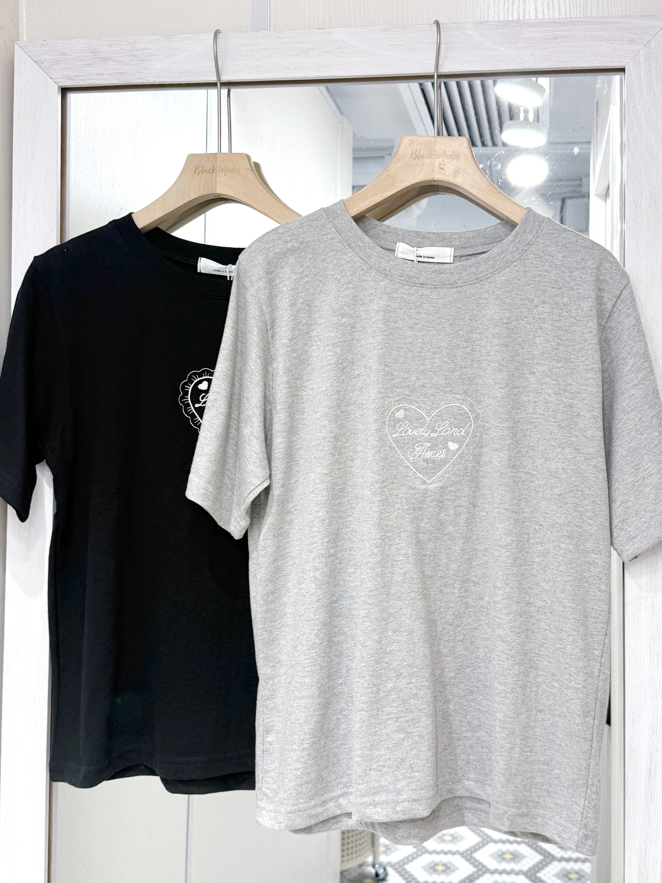 T1304｜極簡系⋆.˚ 花邊心心刺繡Lovely Lord Amles TEE