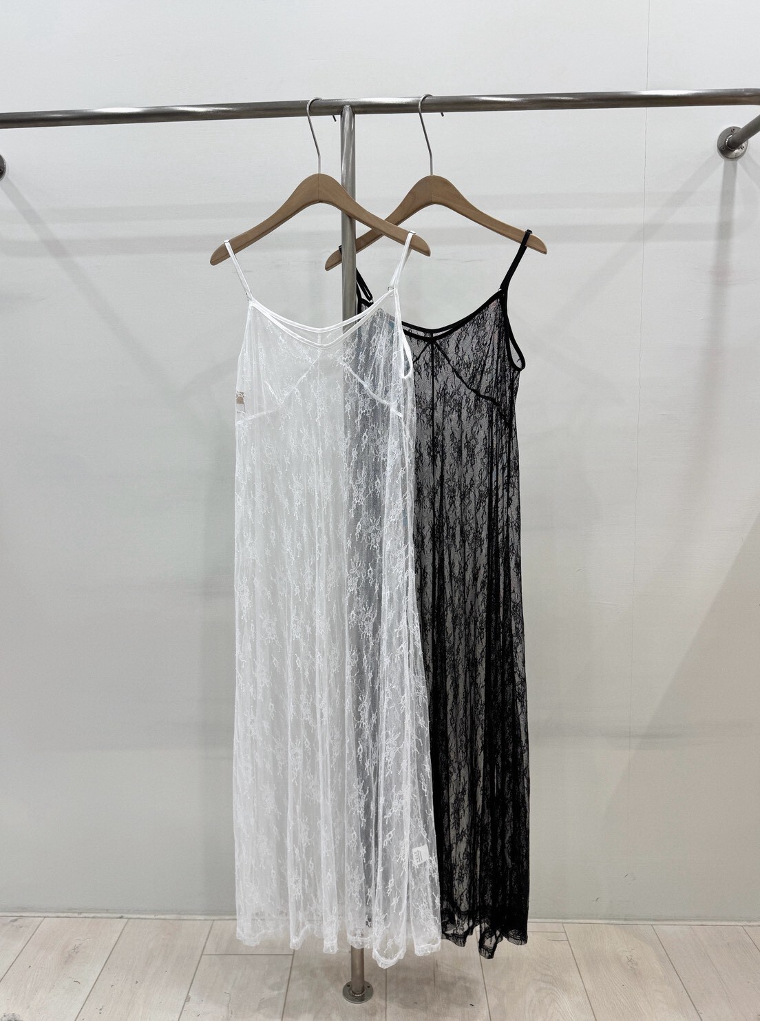 疊穿高手蕾絲透膚細肩帶洋裝