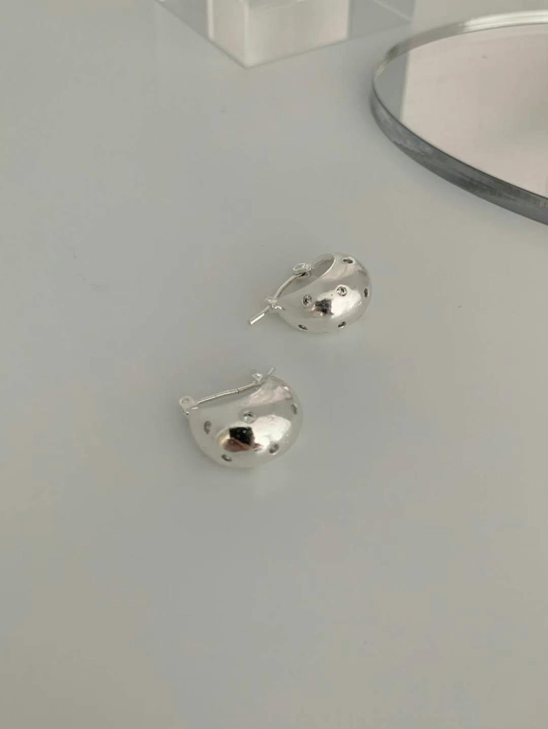 (訂購)日常閃石錐形耳環 AC260301(銀)