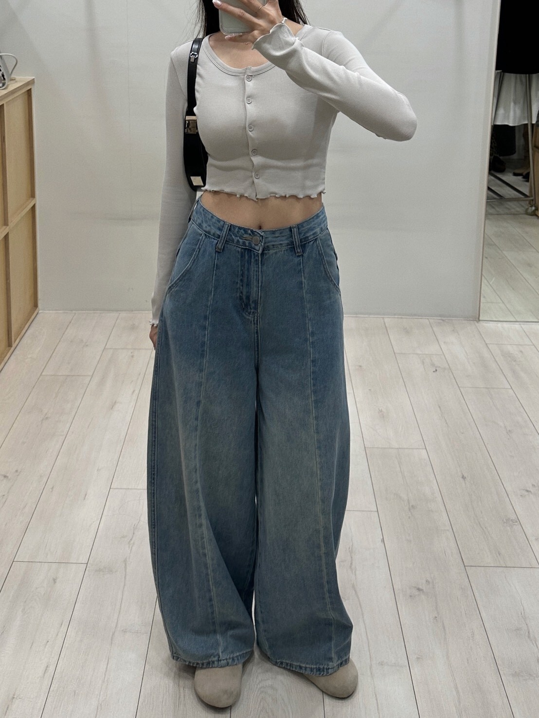 穿搭重點中線彎刀牛仔褲