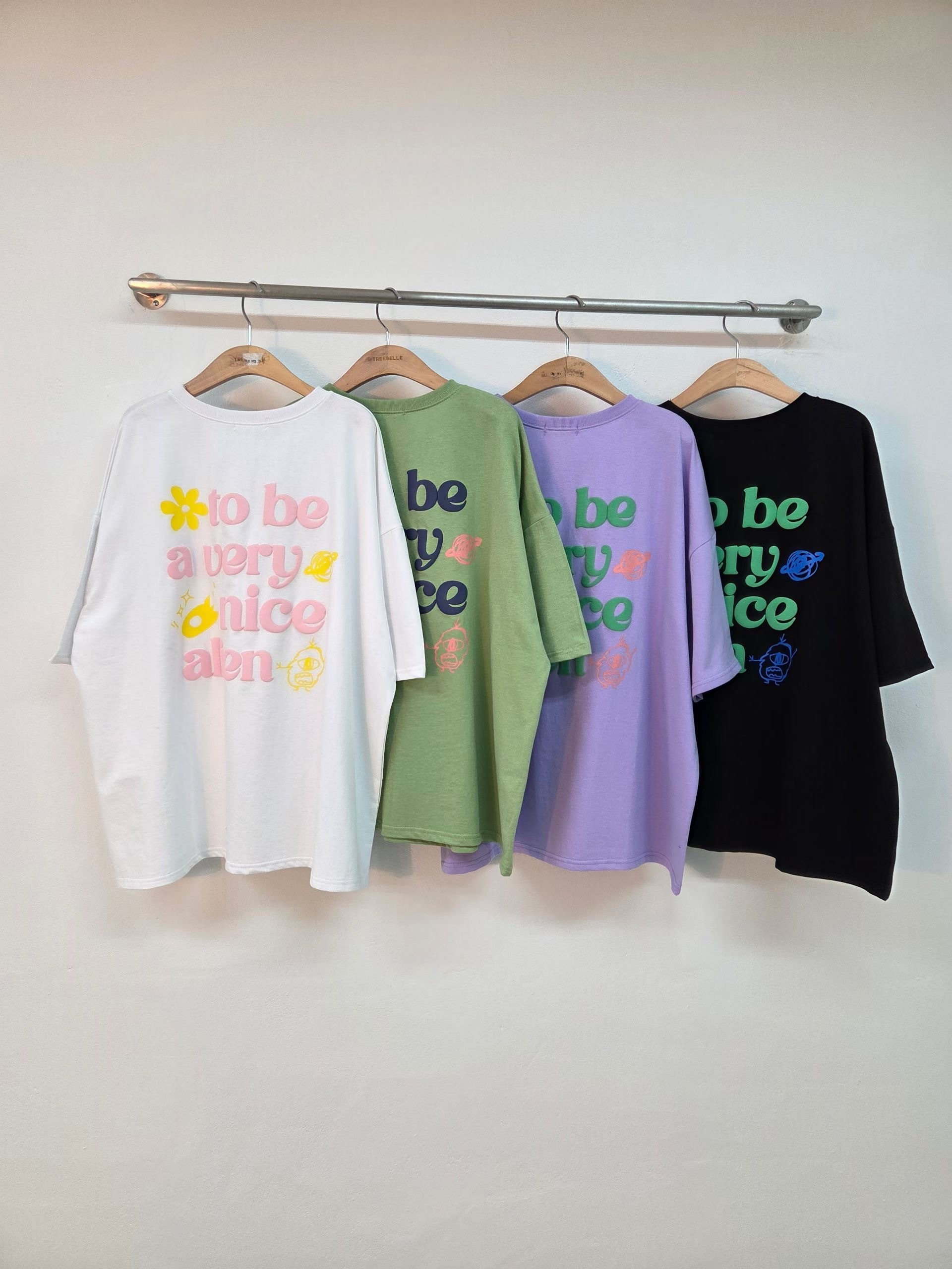 SF263192 花花背後英文字Tee*3色