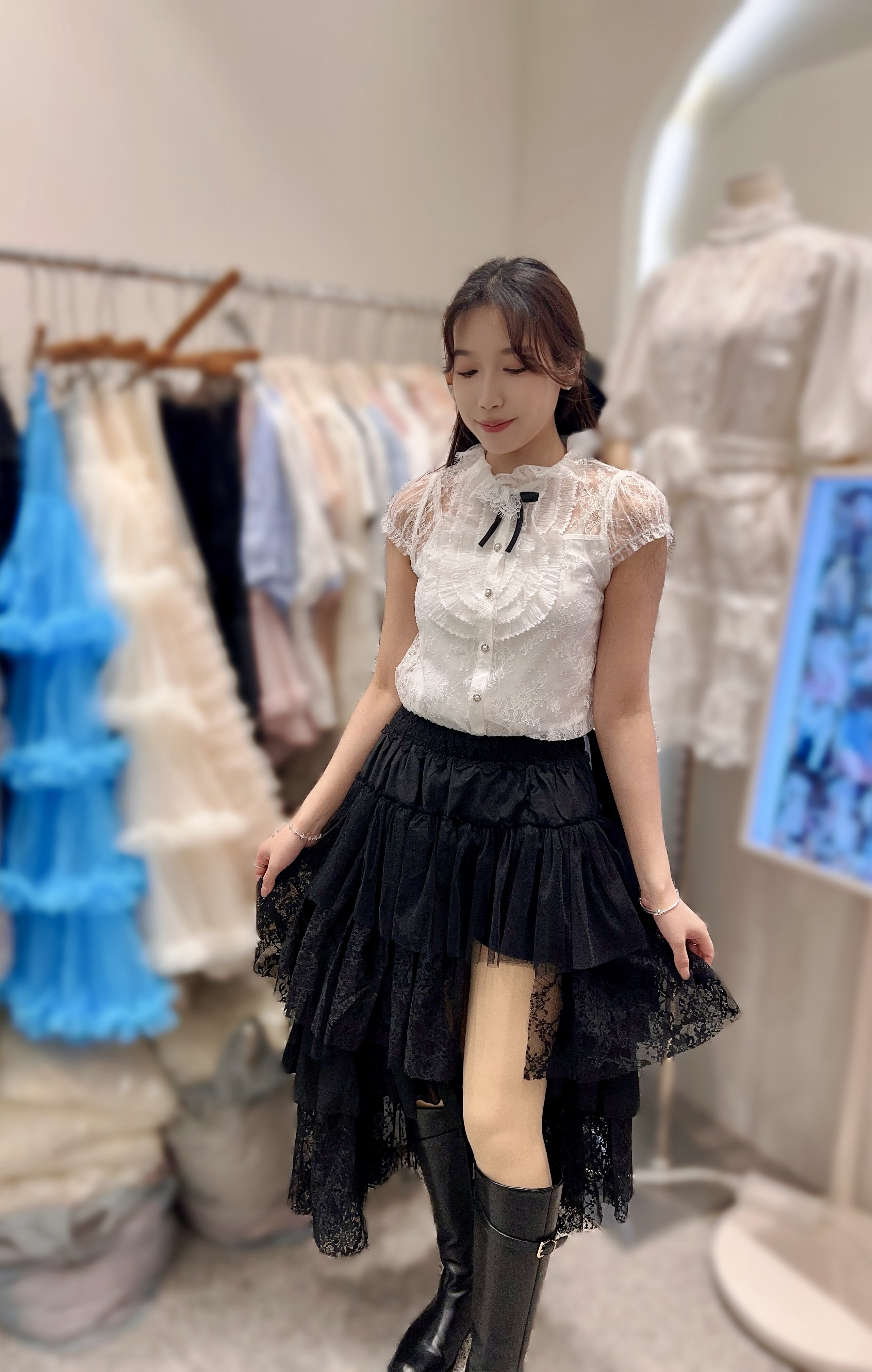 AW02   LACE 裙褲 腰28-40 HIP50 長32 $539 (一口價)