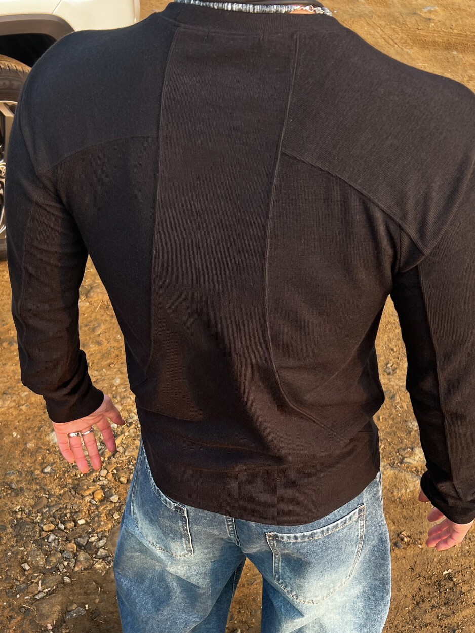 科技肩部圓領修身長袖T卹