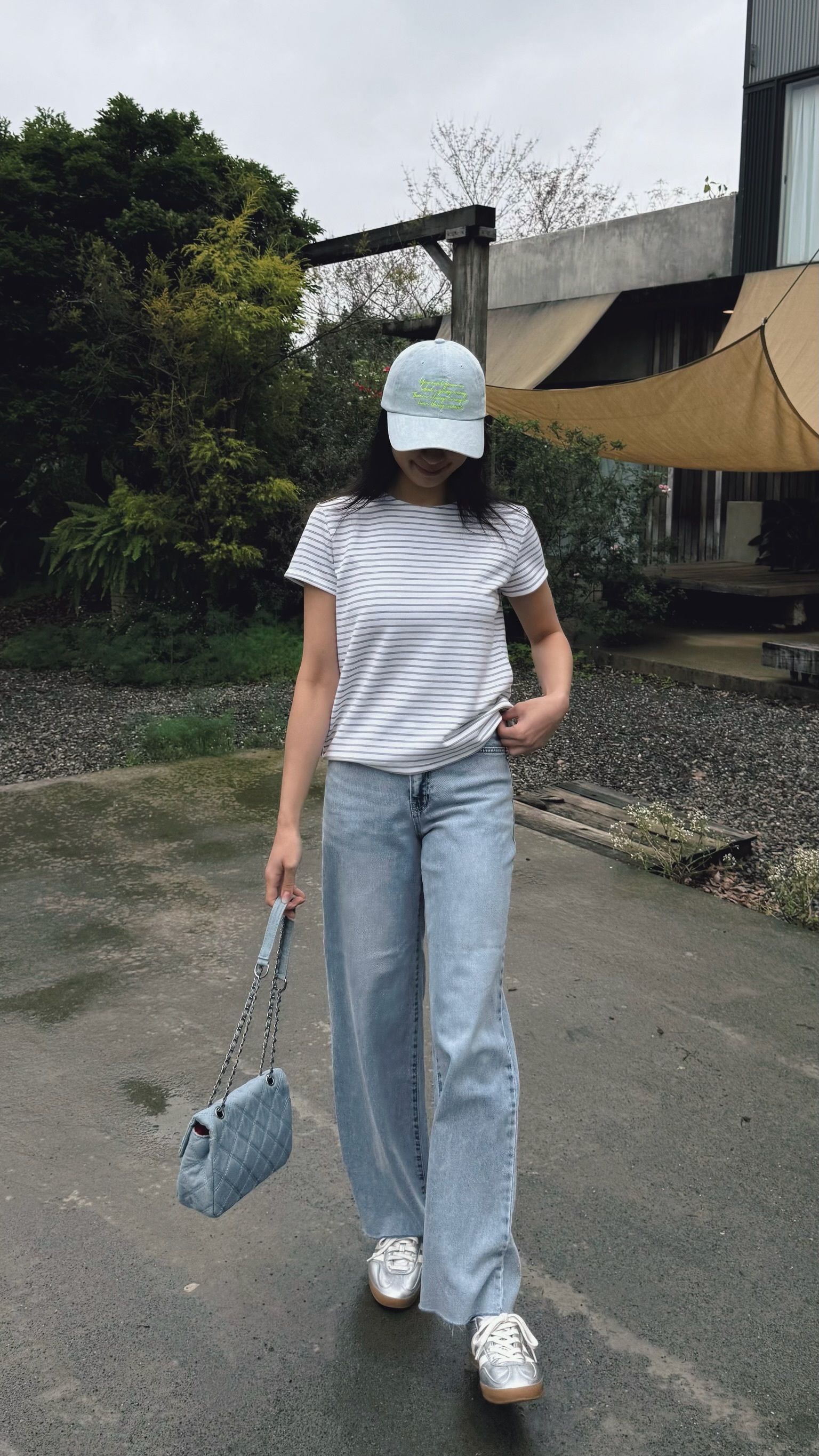 薄料刷色直筒牛仔褲