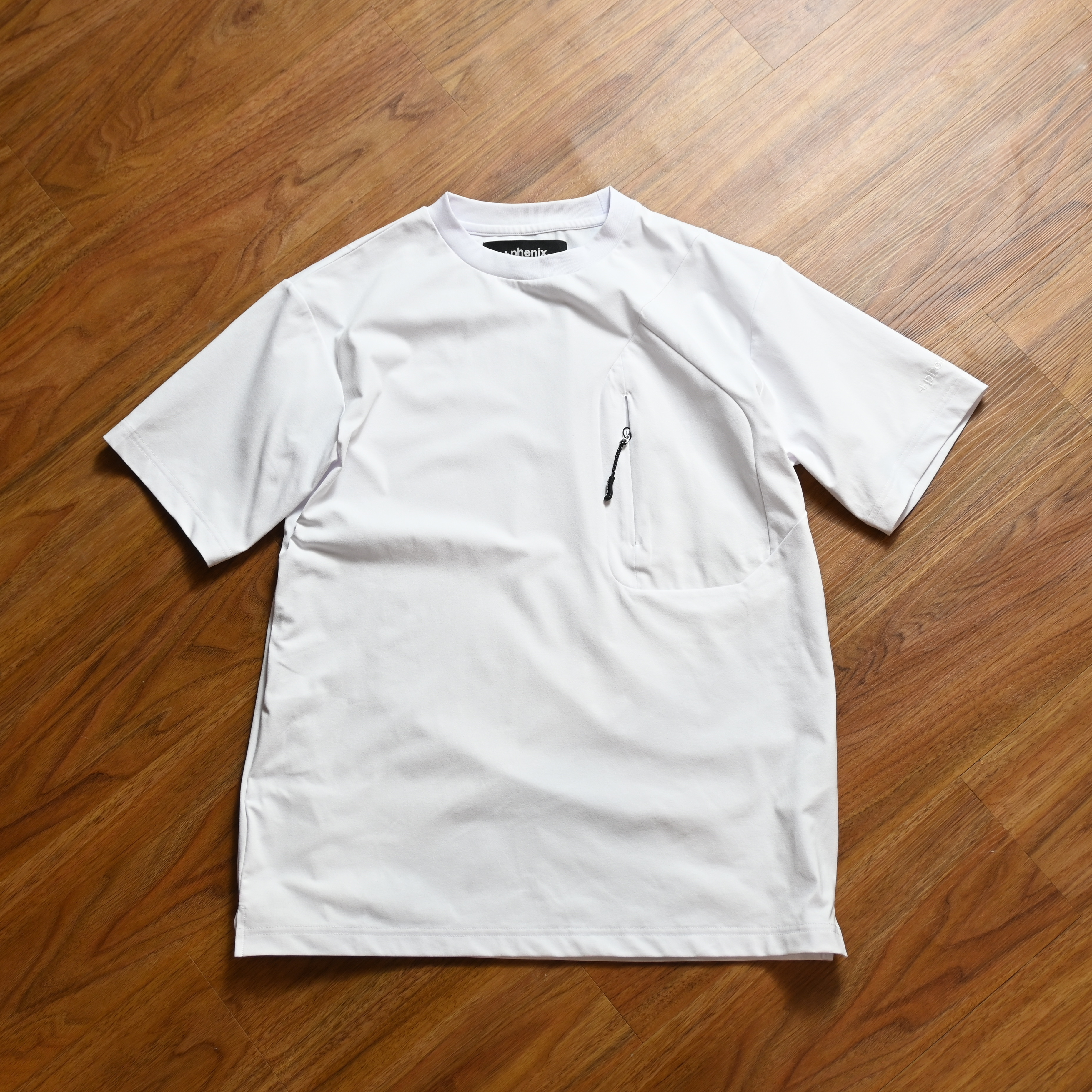+Phenix HIDDEN ZIP POCKET Tee
