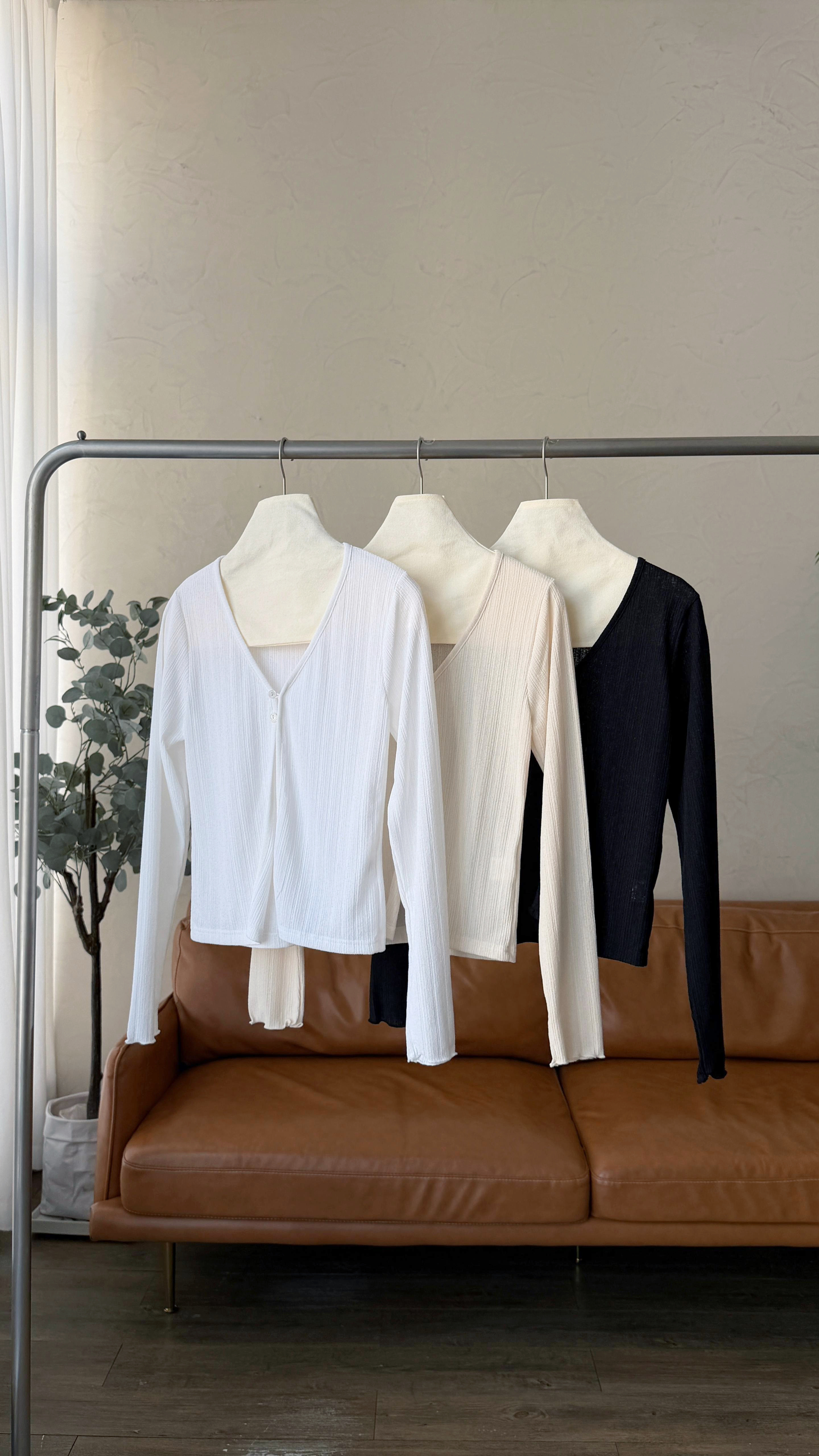 KR490 暗直紋雙鈕V領TOP-3色