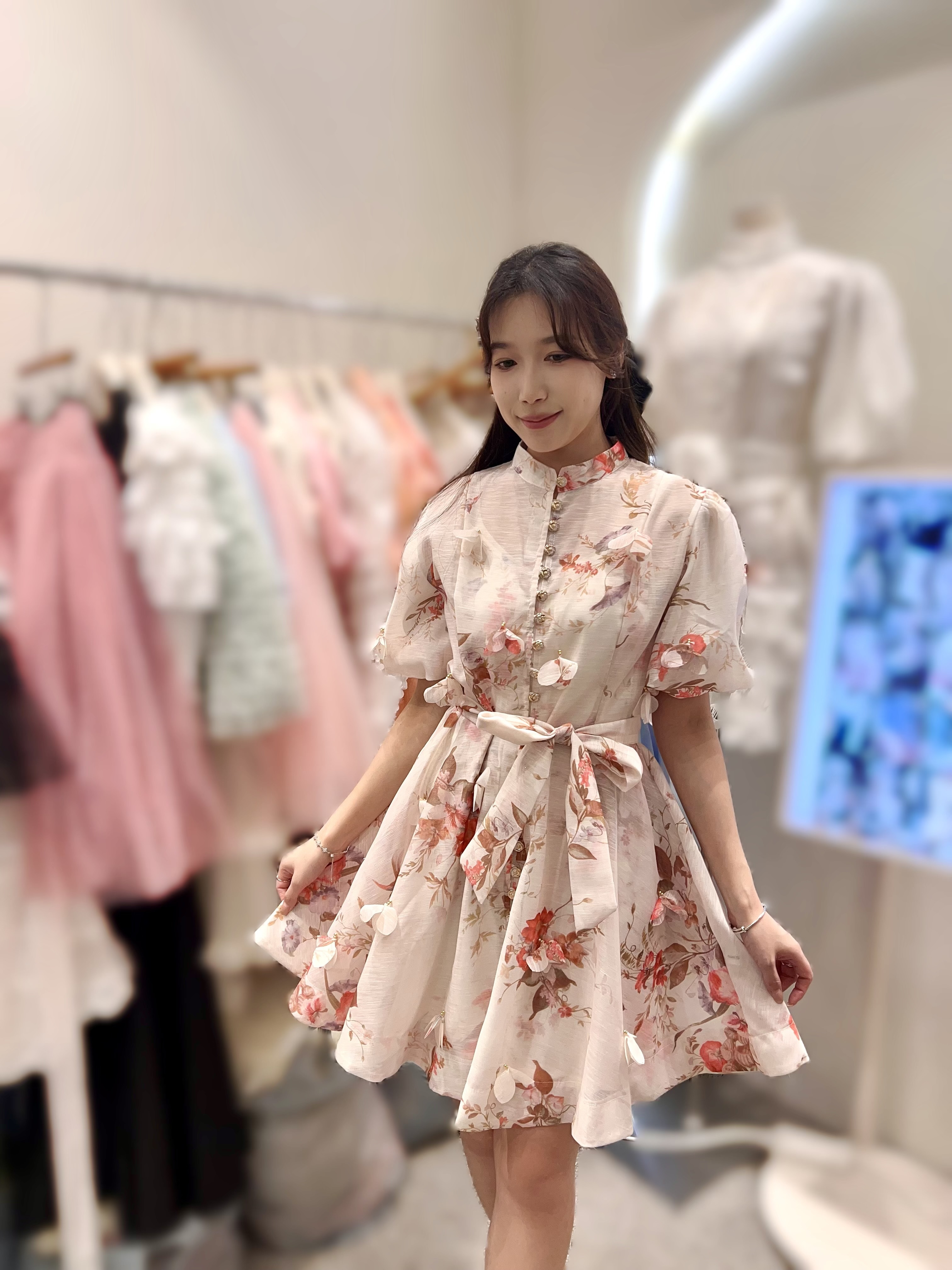 AW28 胸 39   腰34 HIP50 長34 $699 (一口價)