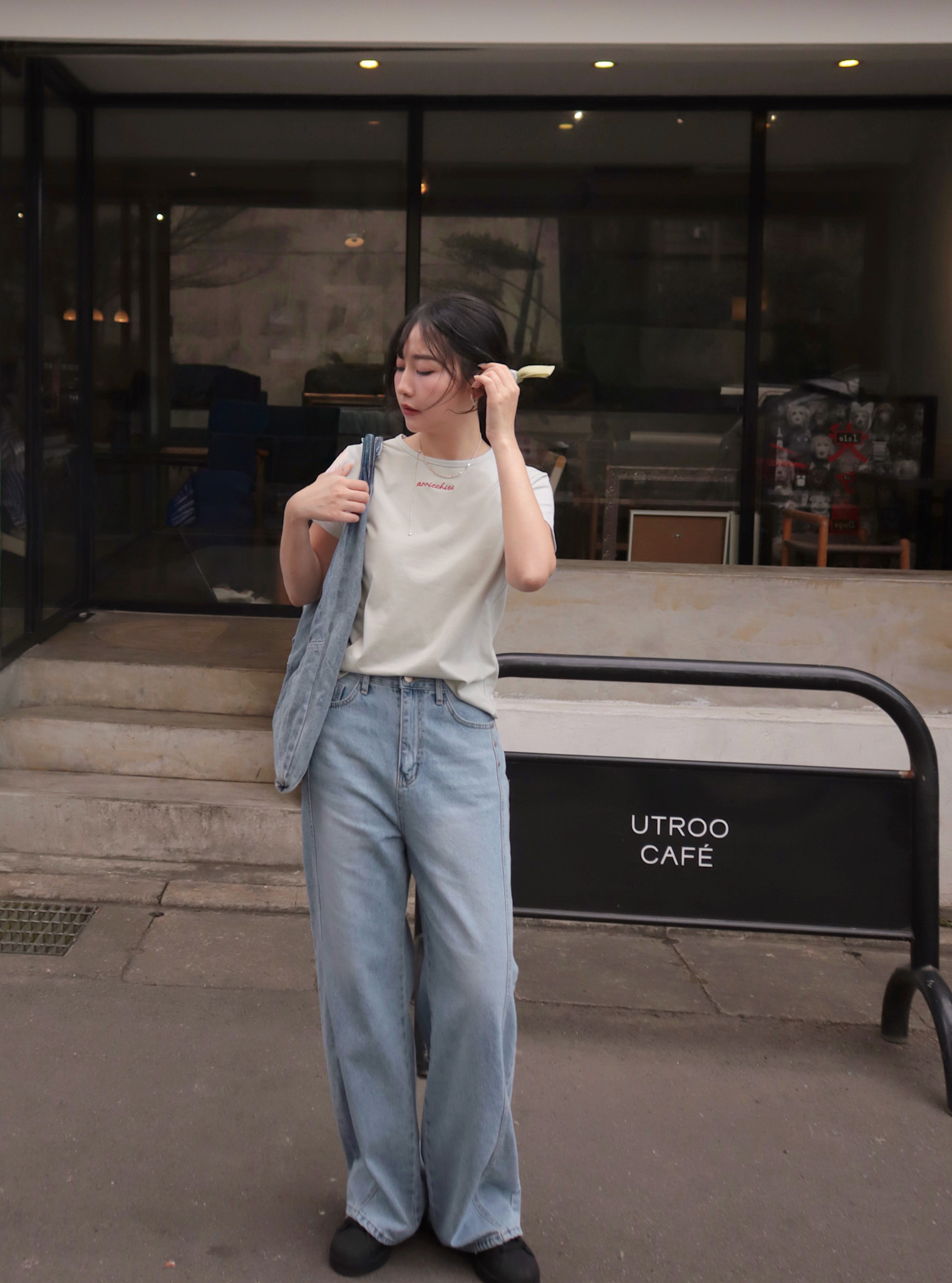 26B122 本期推薦!不挑身形神褲 腿超長鉚釘牛仔直筒褲