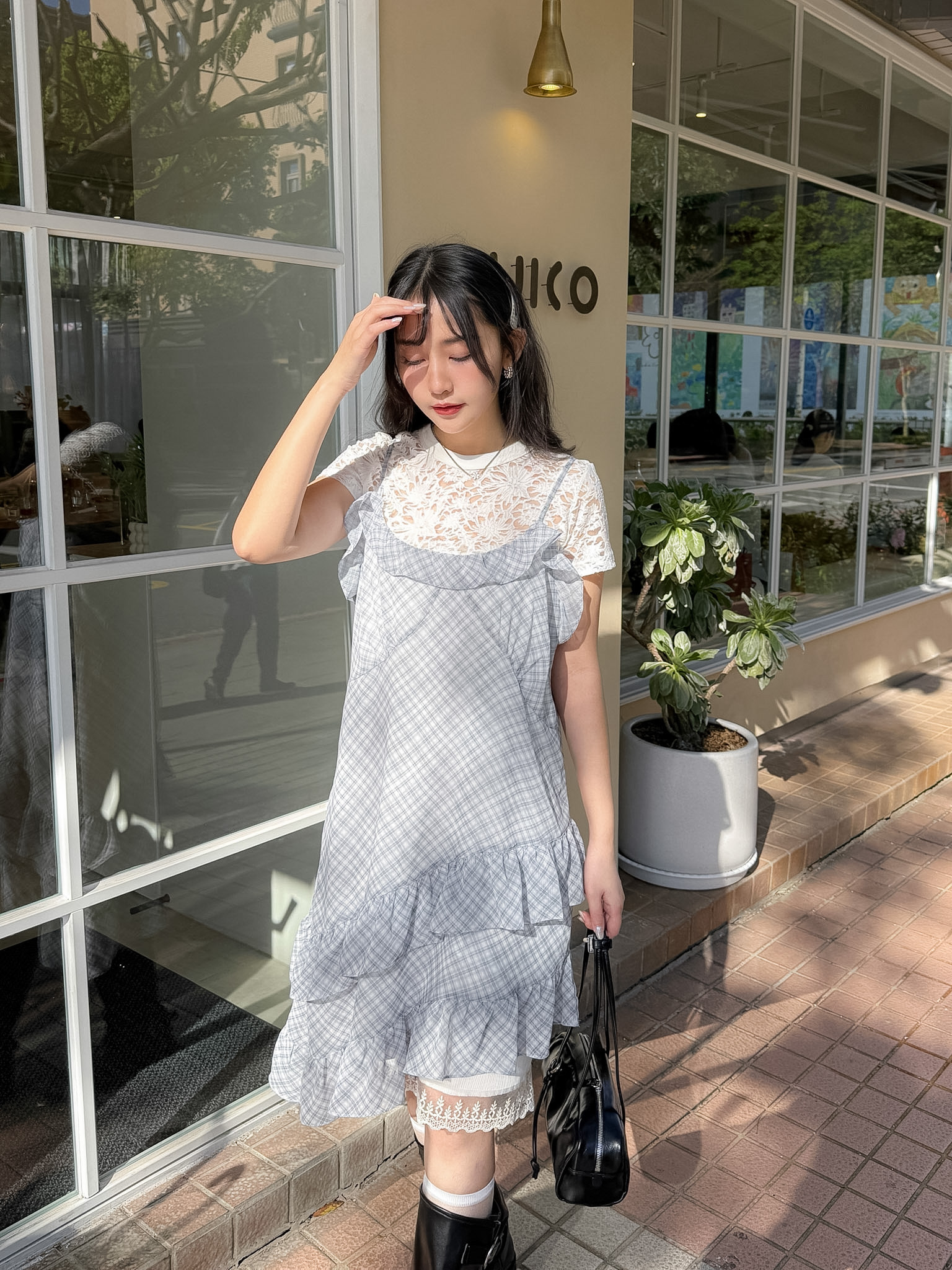 26B123 Parc Monceau 城市裡的高級美好 荷葉斜襬細肩帶多層次格紋背心 (韓國布料)