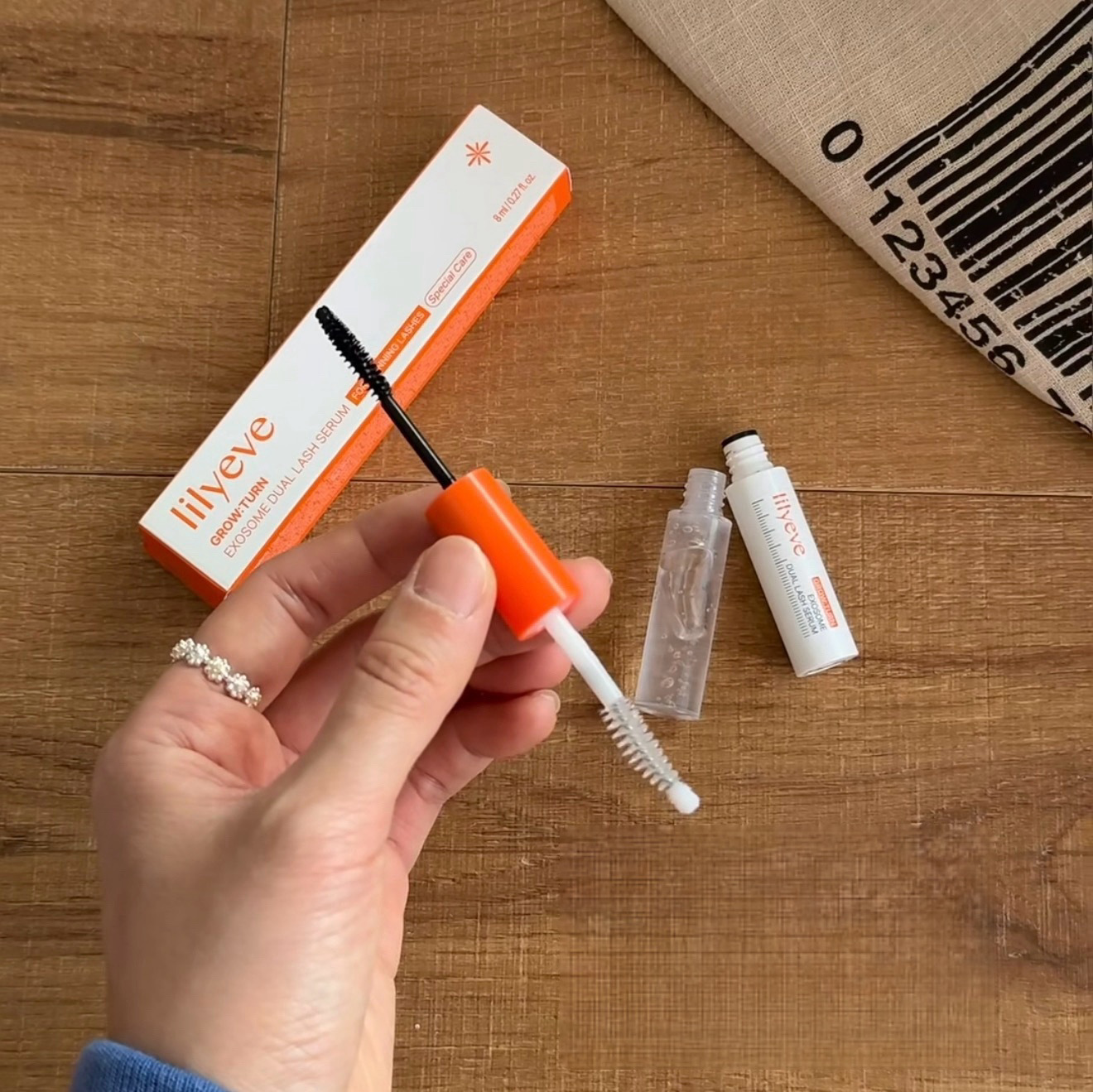 韓國🇰🇷 lilyeve Glow Turn 雙頭睫毛精華  8ml