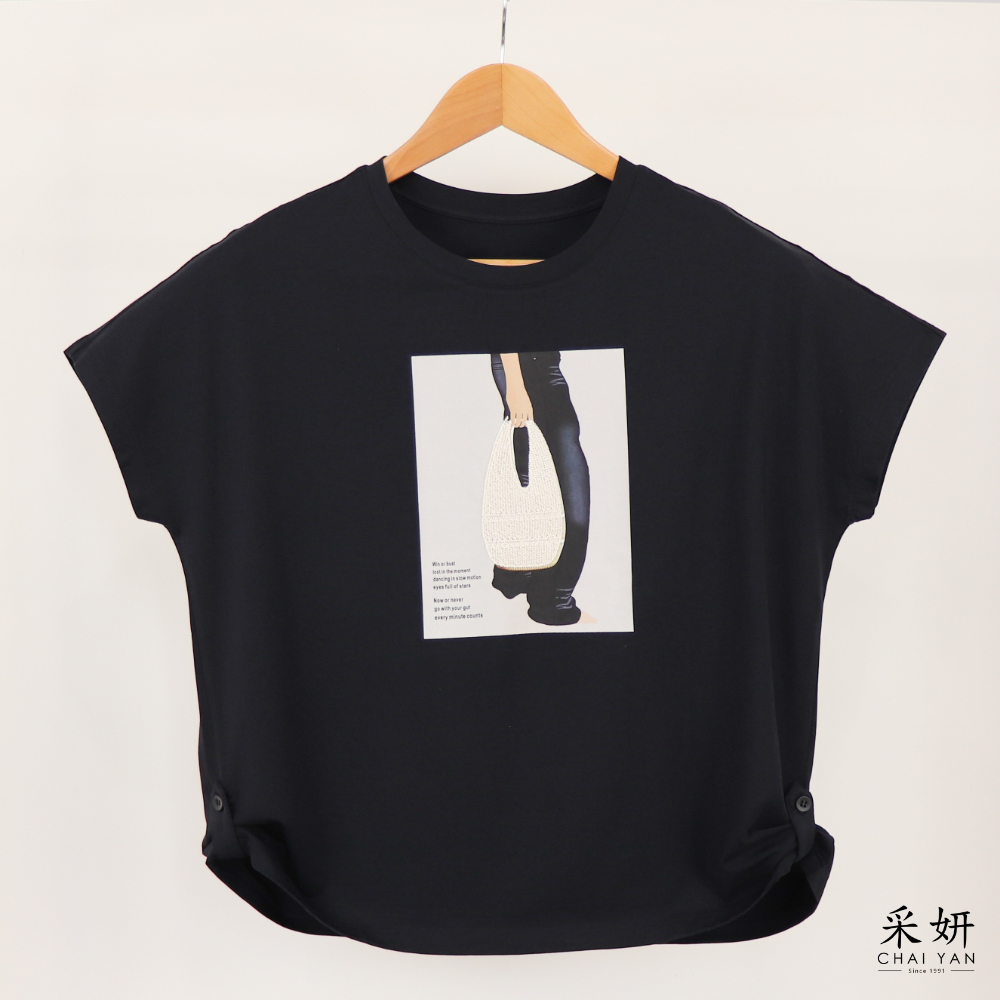 立體印花連肩滑棉短袖上衣