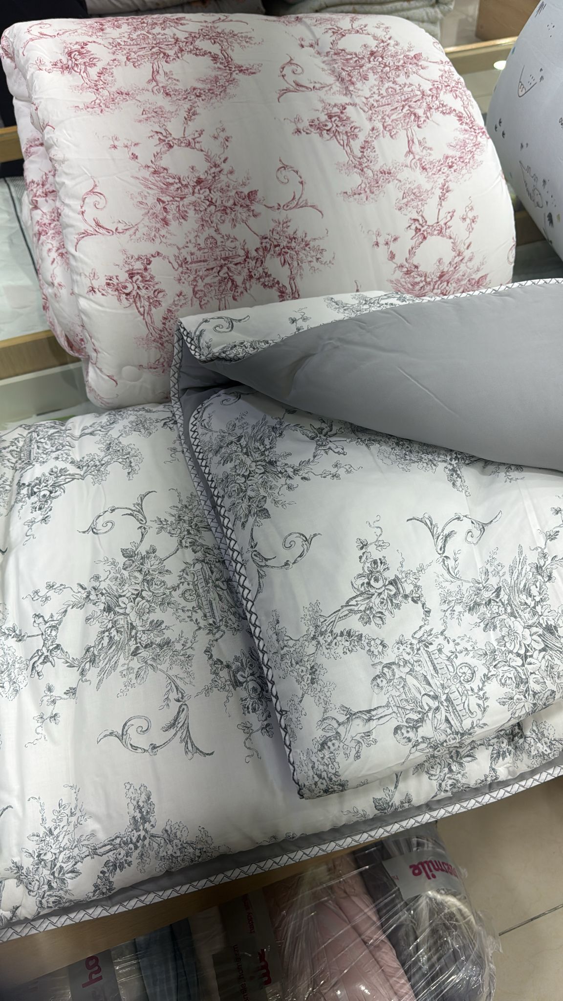 [韓國棉被] 天絲莫代爾・栗米棉填充｜Dior風 天使花園 四季被 2色（關鍵字：GJ25）