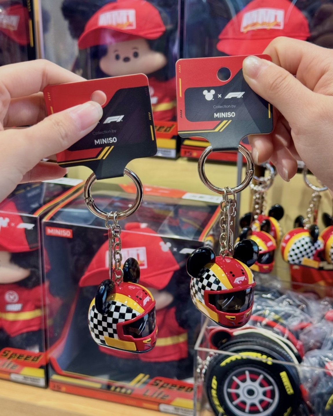 #預購 Disney x Formula 1 迪士尼 米奇 賽車頭盔 安全帽 吊飾 鑰匙圈
