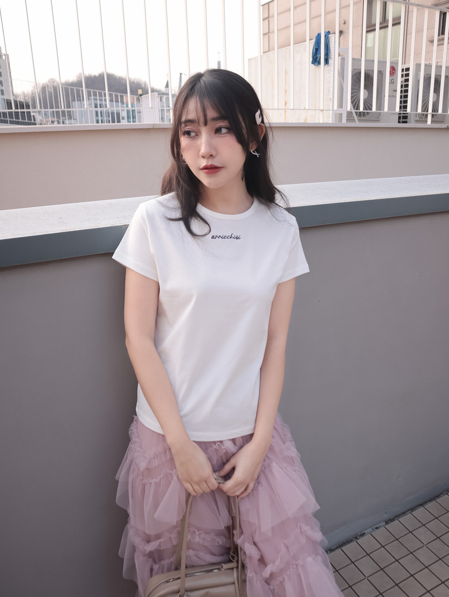 26B126 本期推薦!質感極佳 高磅莫代爾棉修身刺繡短Tee