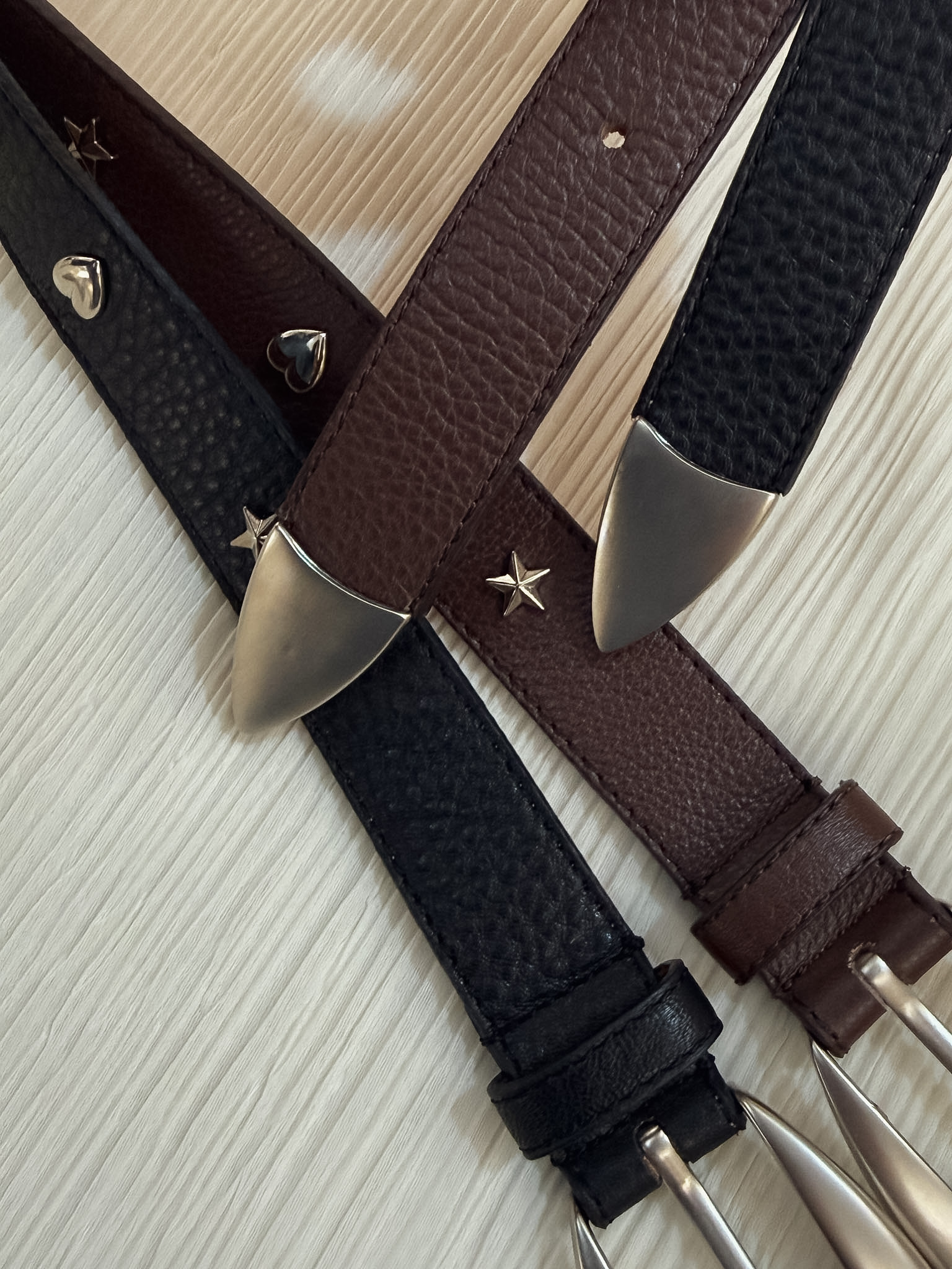 26B316本期推薦! 星星鉚釘義大利牛皮皮帶