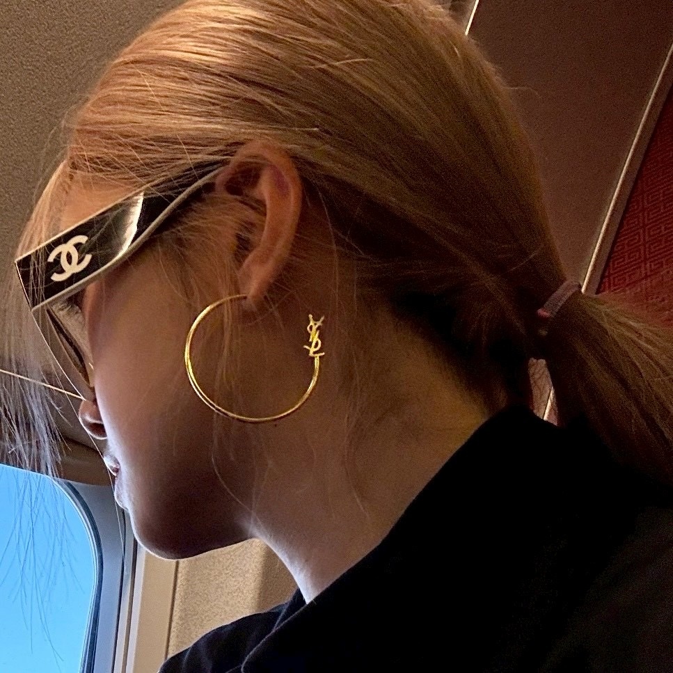 18k YS”時髦小字母細大耳圈/高奢定製款