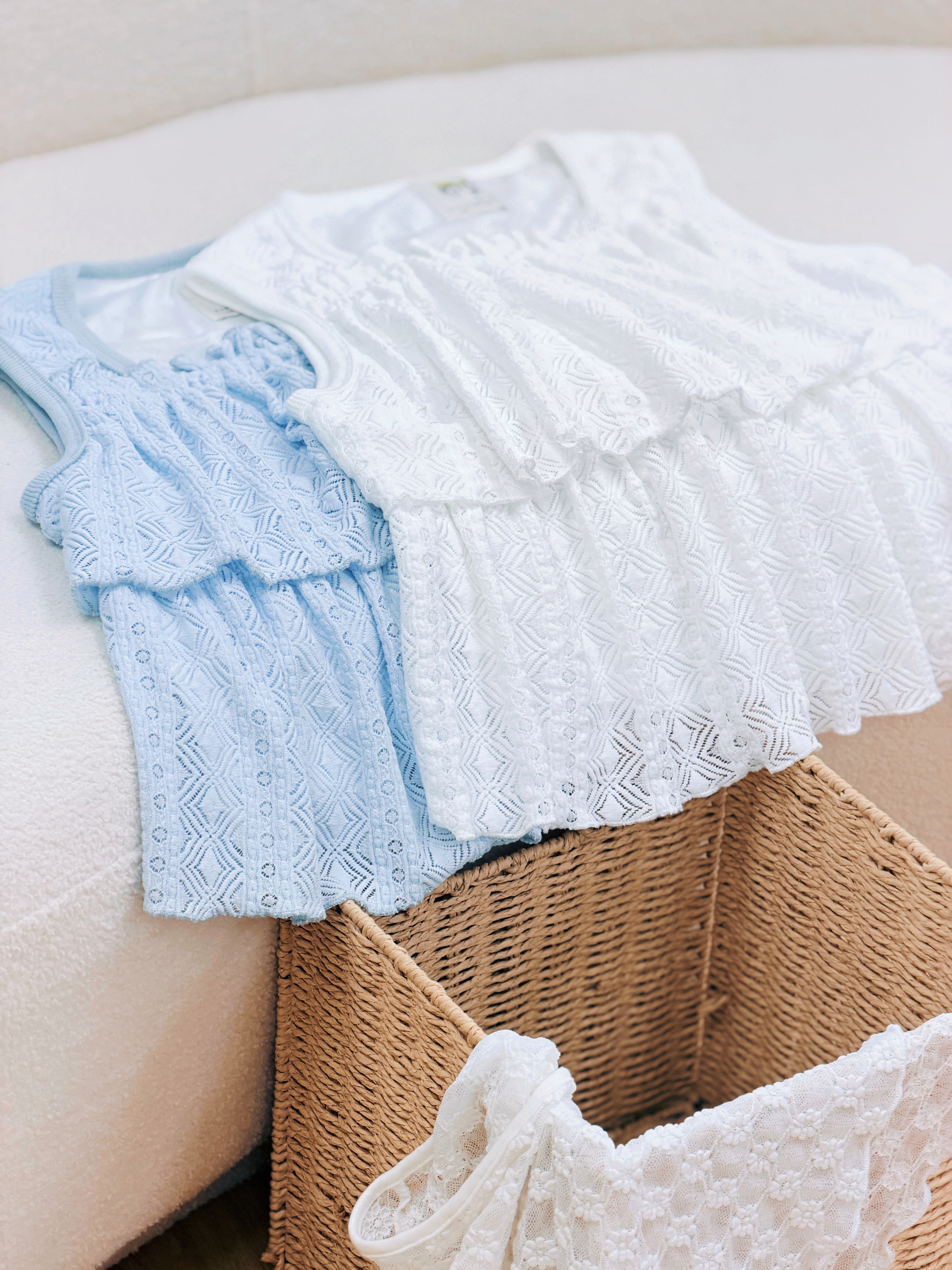 兩色 / 提花方領摺褶背心 / Tiered Pointelle Square-Neck Ruffle Tank