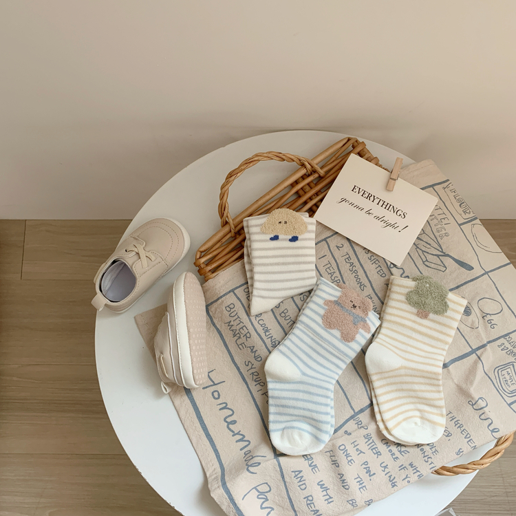 可愛不勒腿中筒襪組