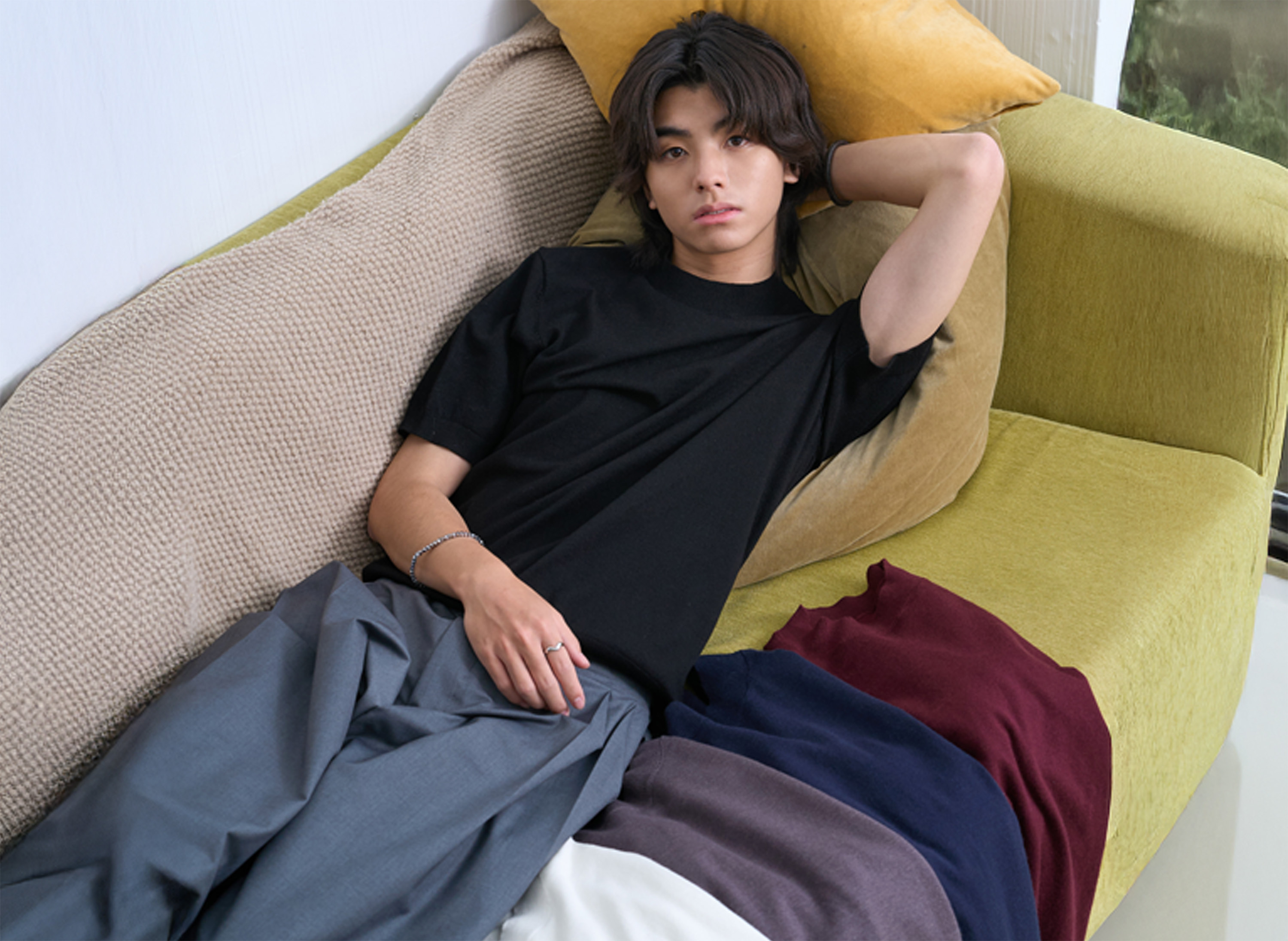 韓系素 T 穿搭技巧