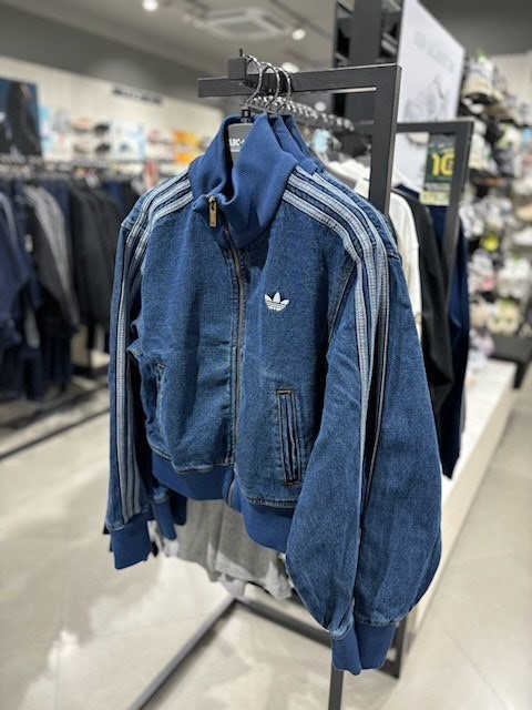 【Luxury】 ADIDAS 牛仔運動外套 立領外套 短版 休閒 男女款 三條線 三葉草