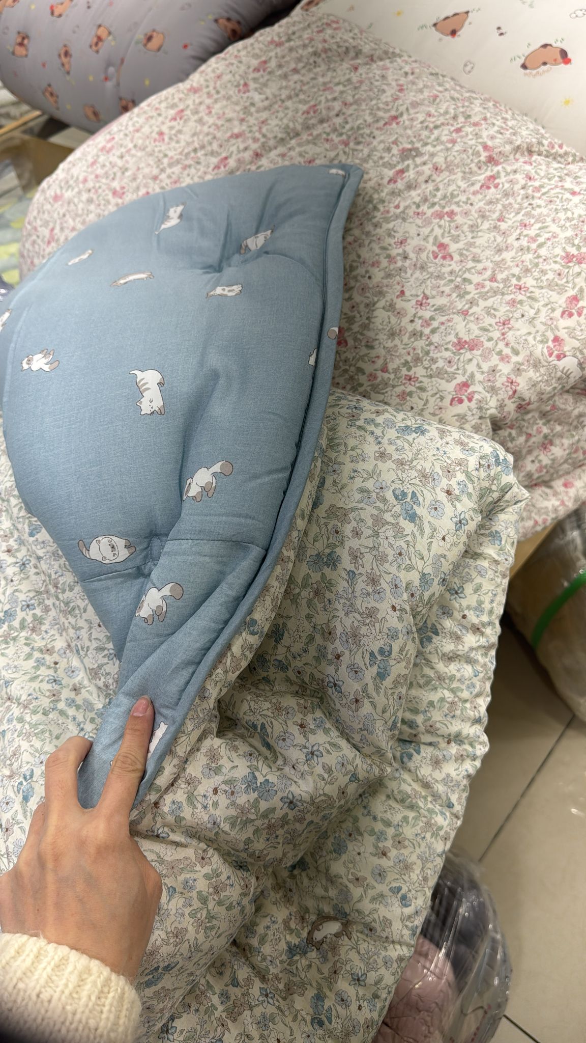 [韓國棉被] 天絲莫代爾・栗米棉填充｜灰白貓貓碎花 四季被 2色（關鍵字：GJ65）