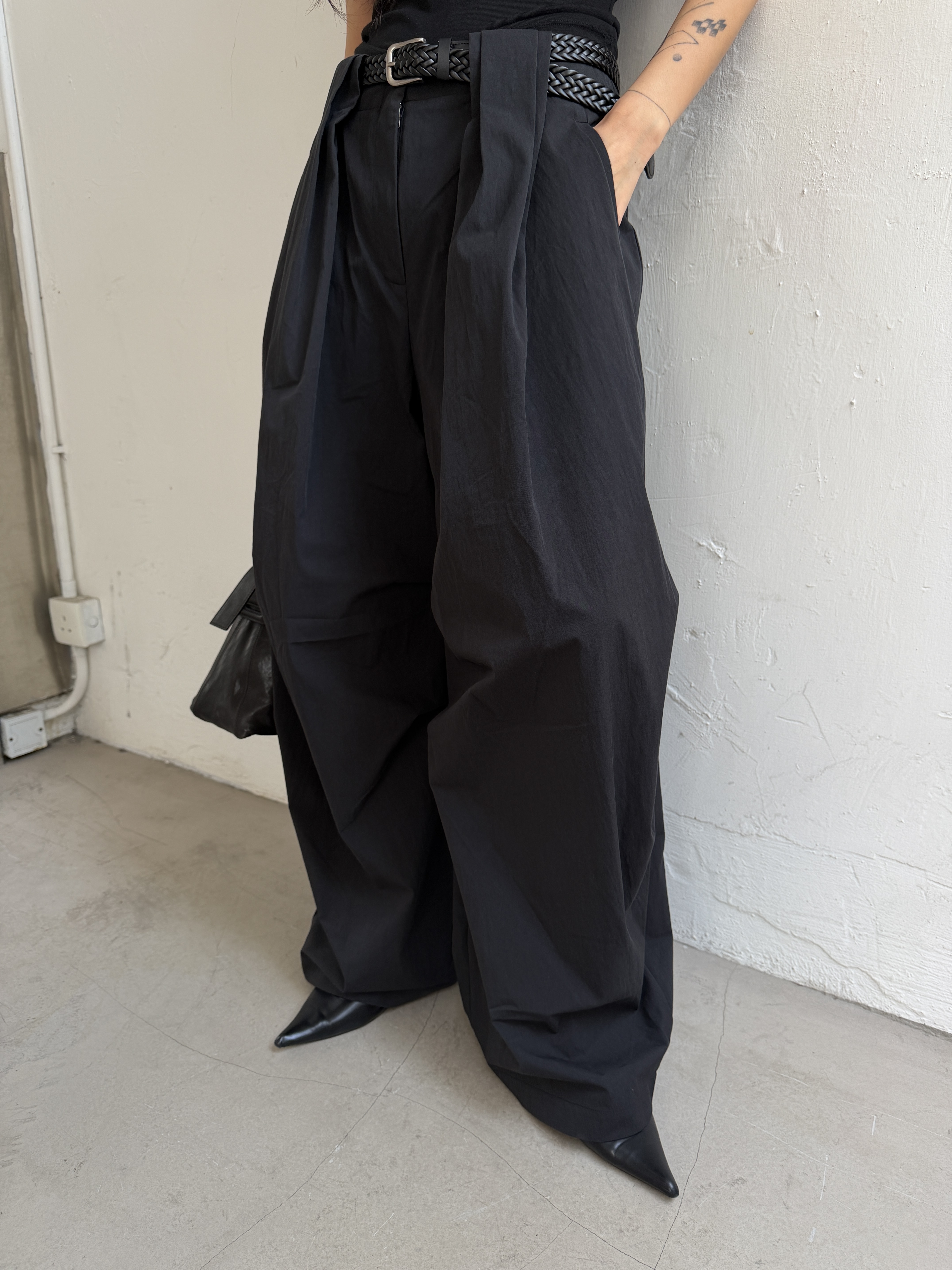 Belted set nylon trousers