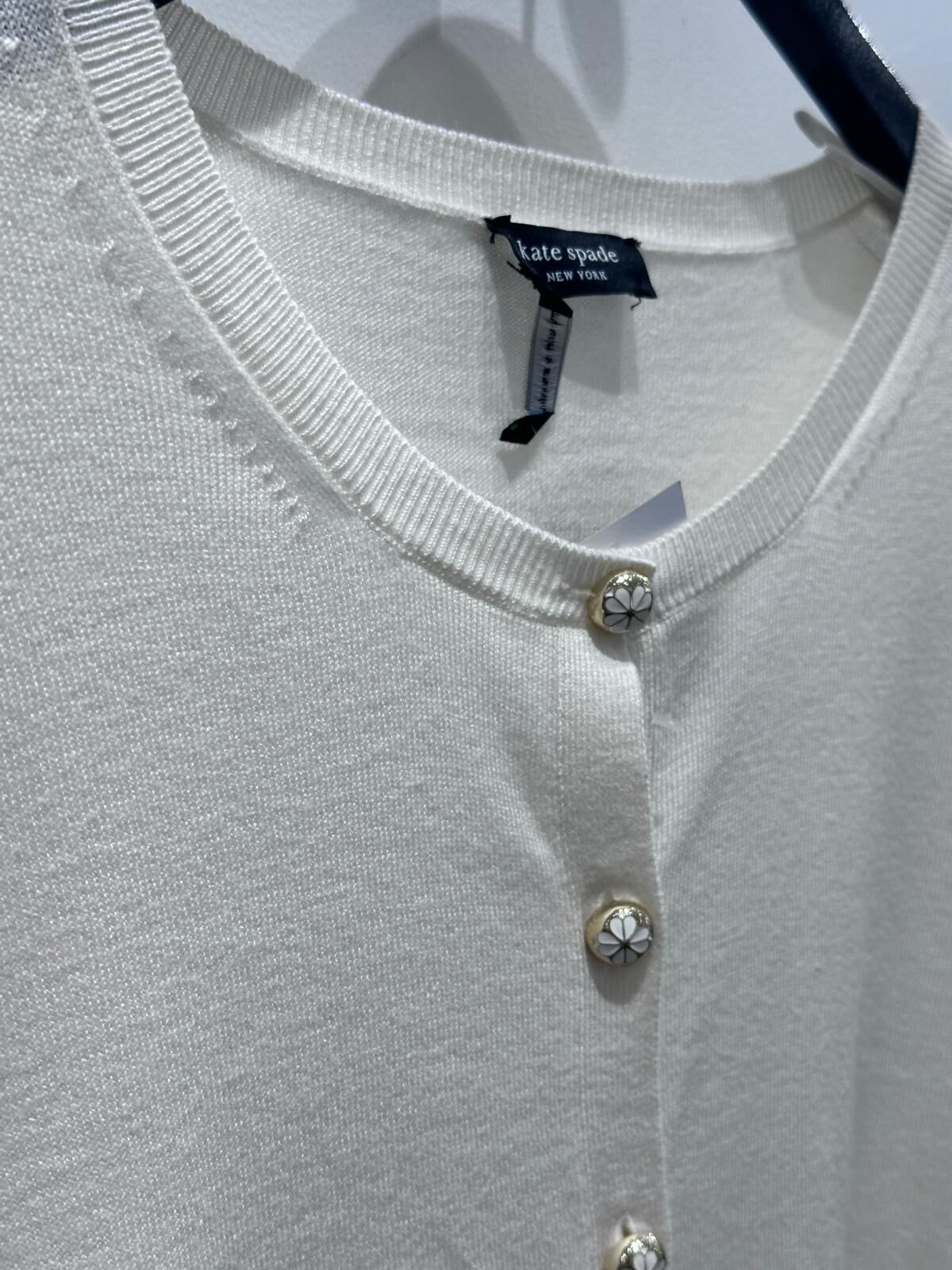 RQ159 KS 象牙白色長袖針織外套 Spade Flower Button Lightweight Cardigan