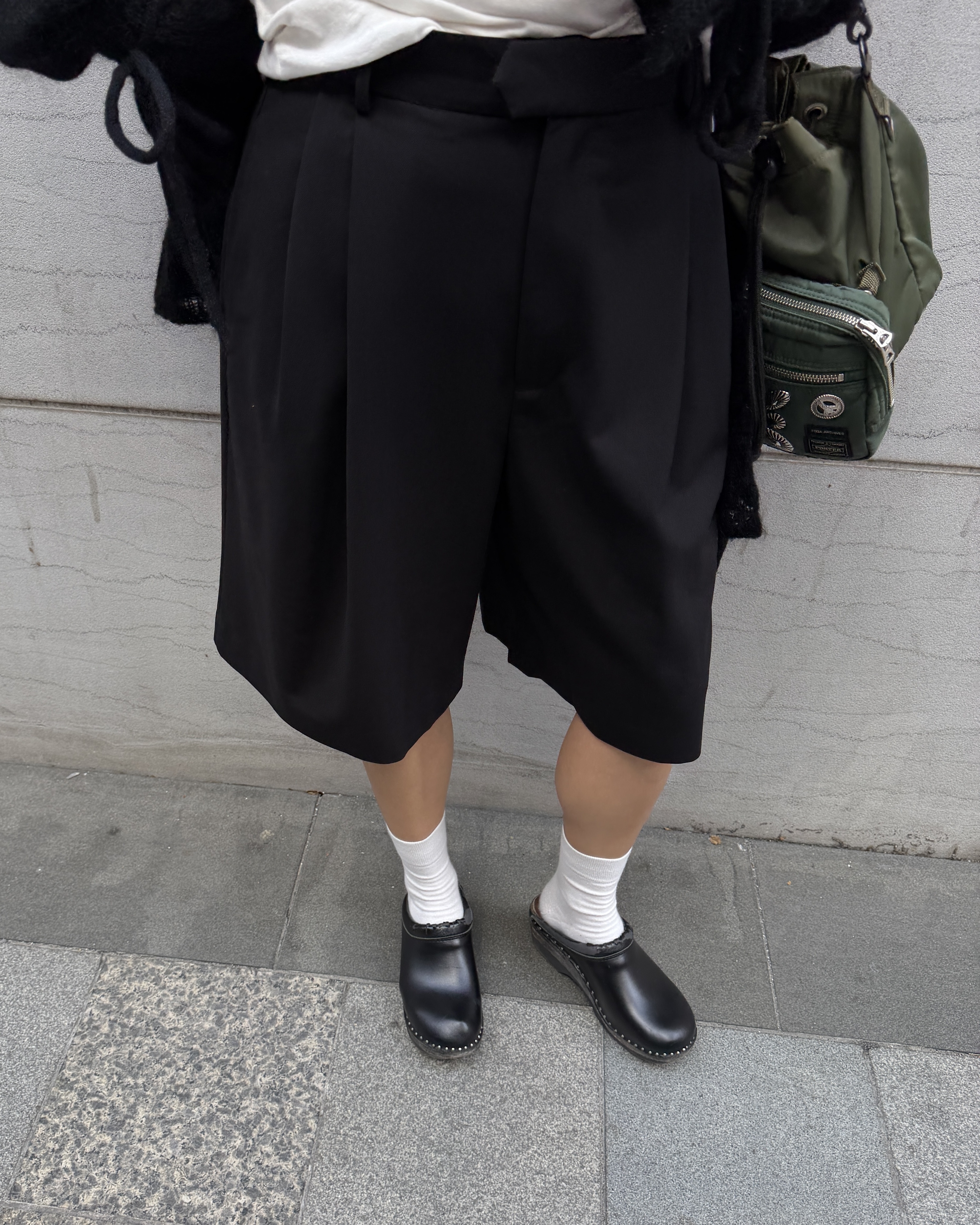 PDD Collection Straight-cut knees length shorts