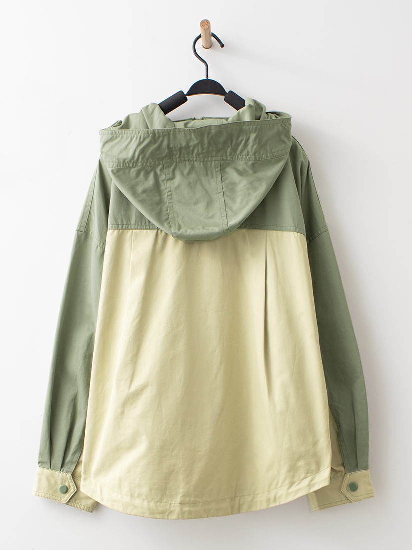 日系配色剪接下擺抽繩繭型連帽短風衣