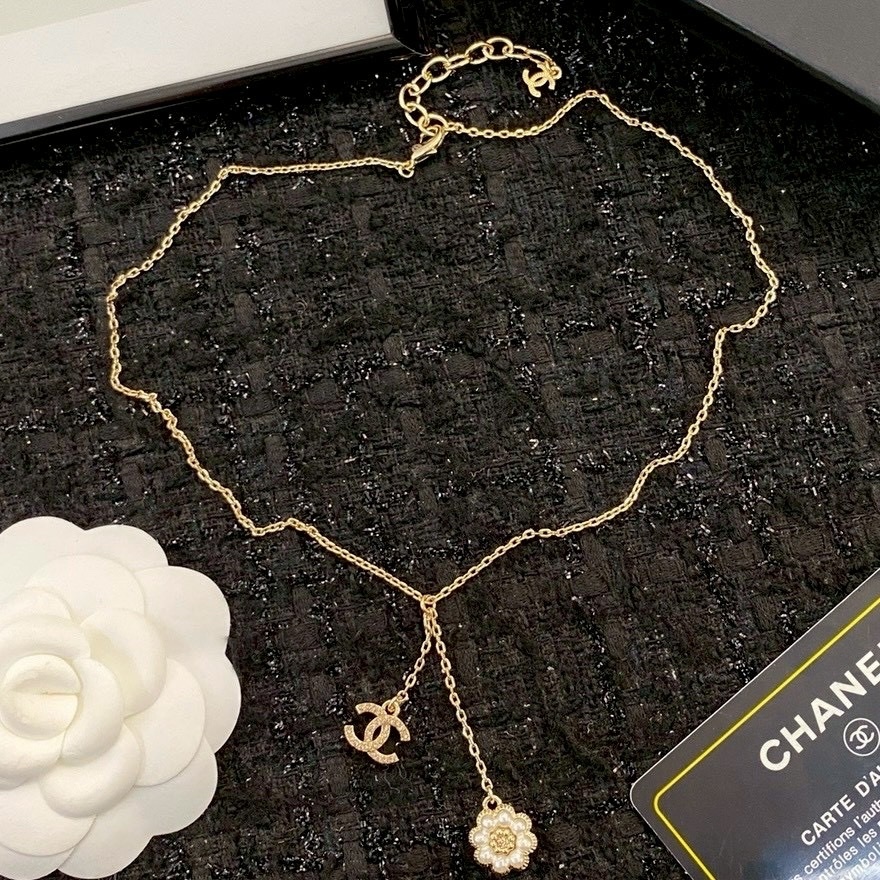 18k香奶奶22k”珍珠山茶小花雙c鑽垂墜高奢定製項鍊