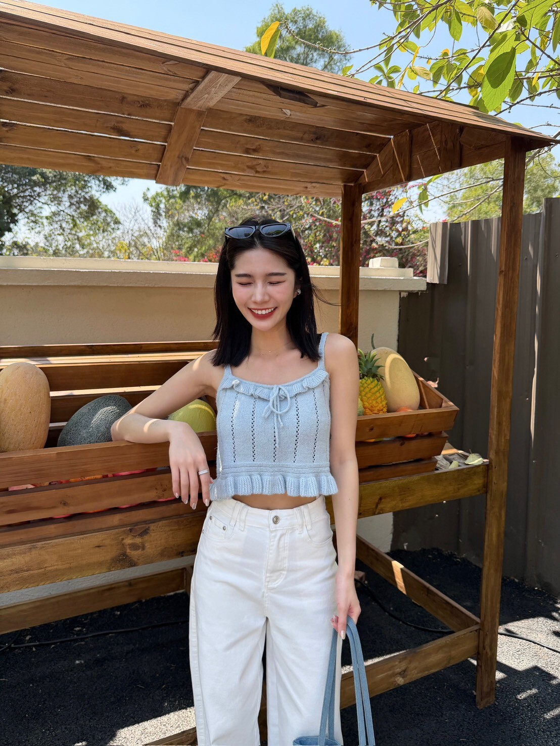 小荷葉簍空針織背心