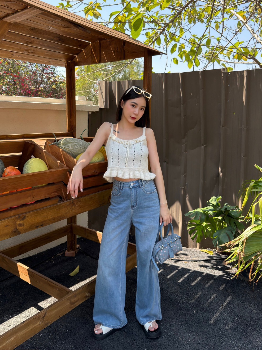 小荷葉簍空針織背心