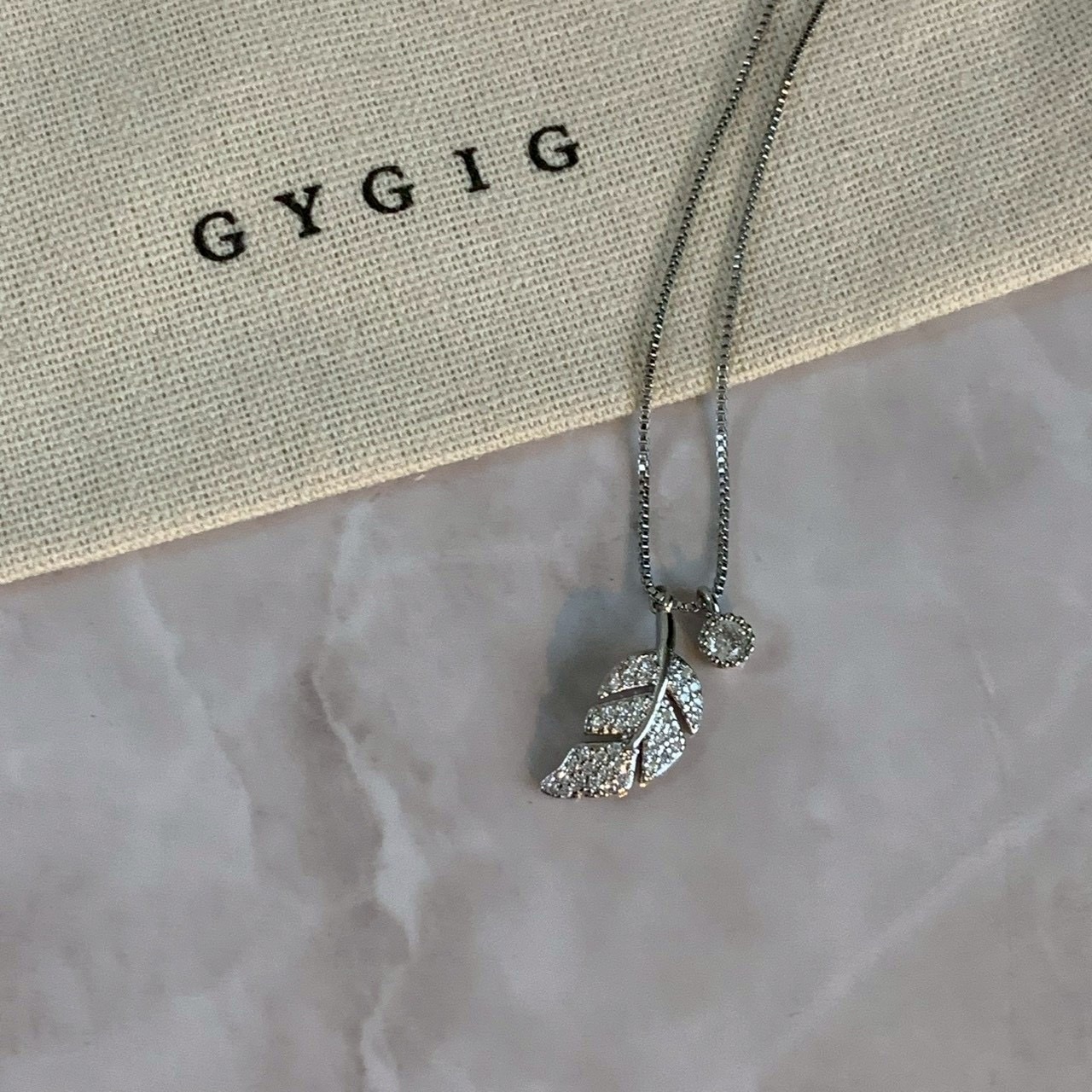 GY”Whisper白金銀鑽羽毛墜細項鍊