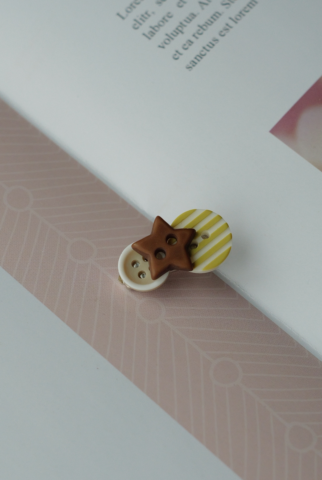 CL54木頭星星釦子短髮夾