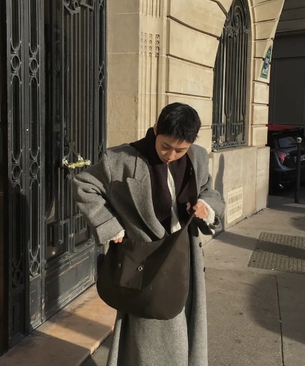 （預購）Leterie RING BUCKLE 麂皮環扣斜背包 2色