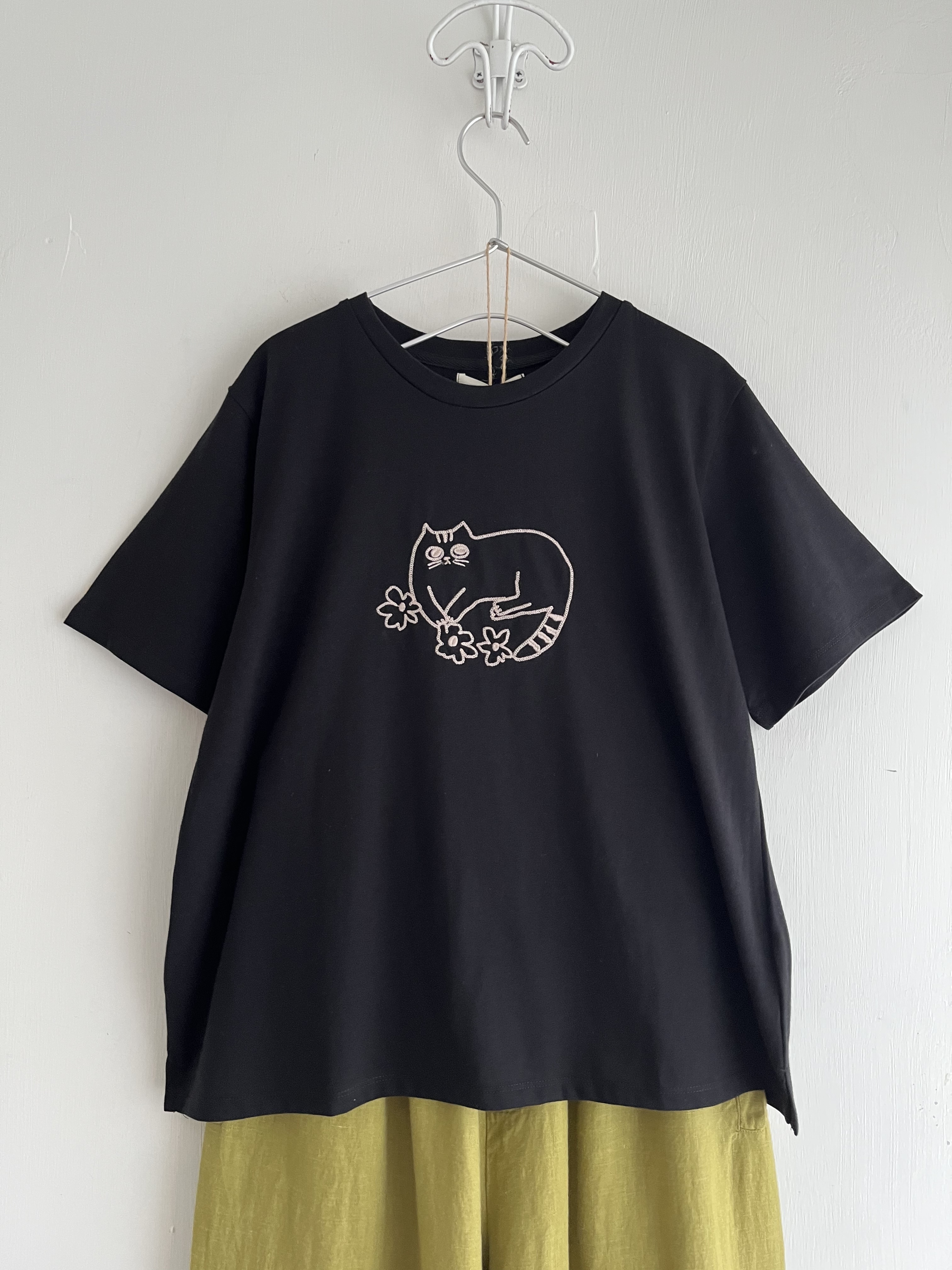Cloud nine黑色刺繡貓貓🐱tee