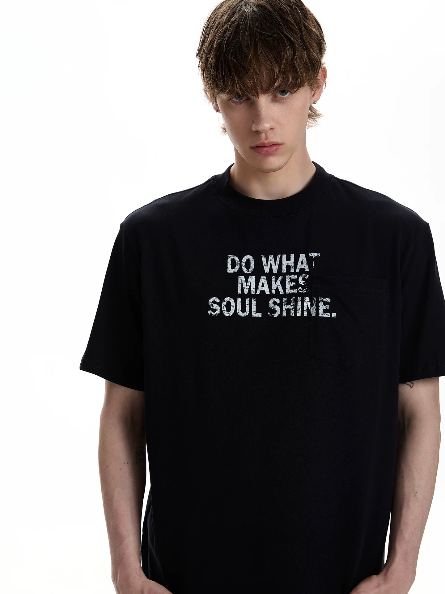 - SIMPLEACTION - 復古高級感字母短袖上衣