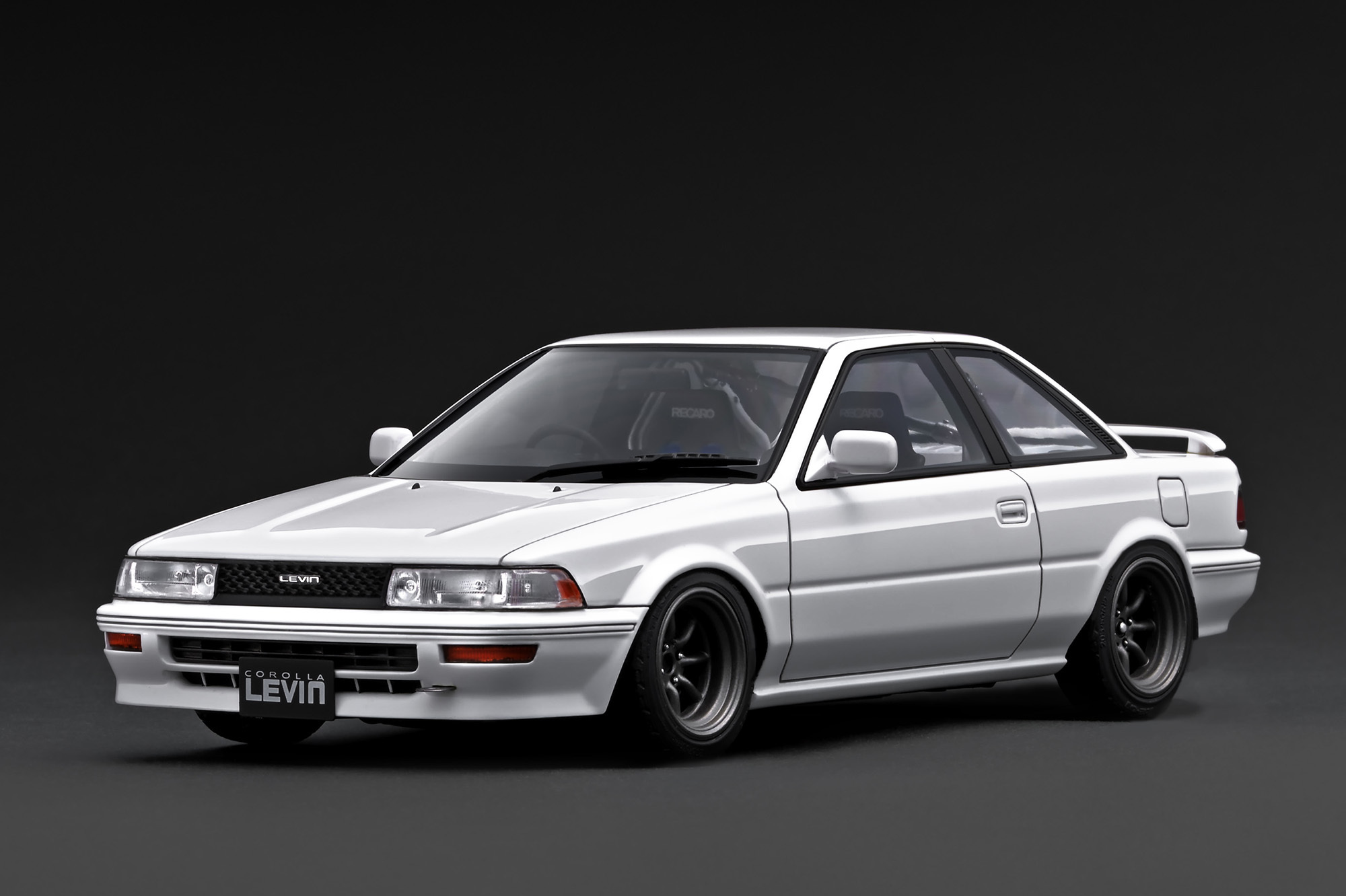預訂(訂金$300) (預訂價$2214) :1/18 IG TOYOTA COROLLA LEVIN GT APEX (AE92) White (IG3868)