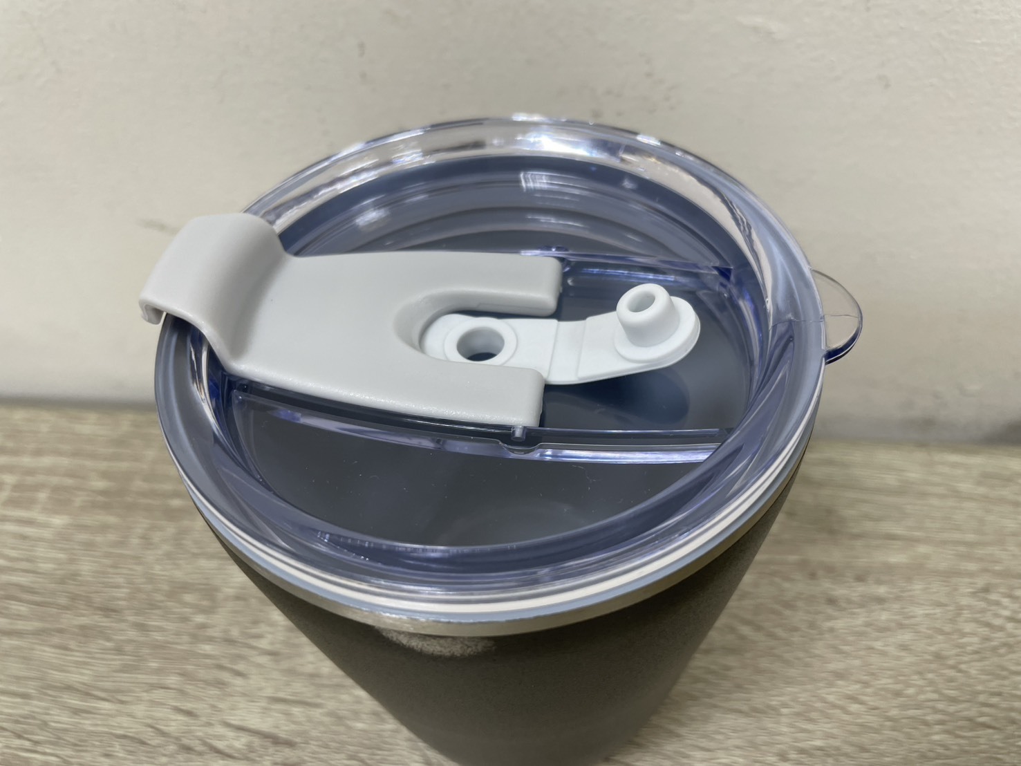 【福利瑕疵品售出，概不退換】淨瓷隨行杯 480ml 簡約黑