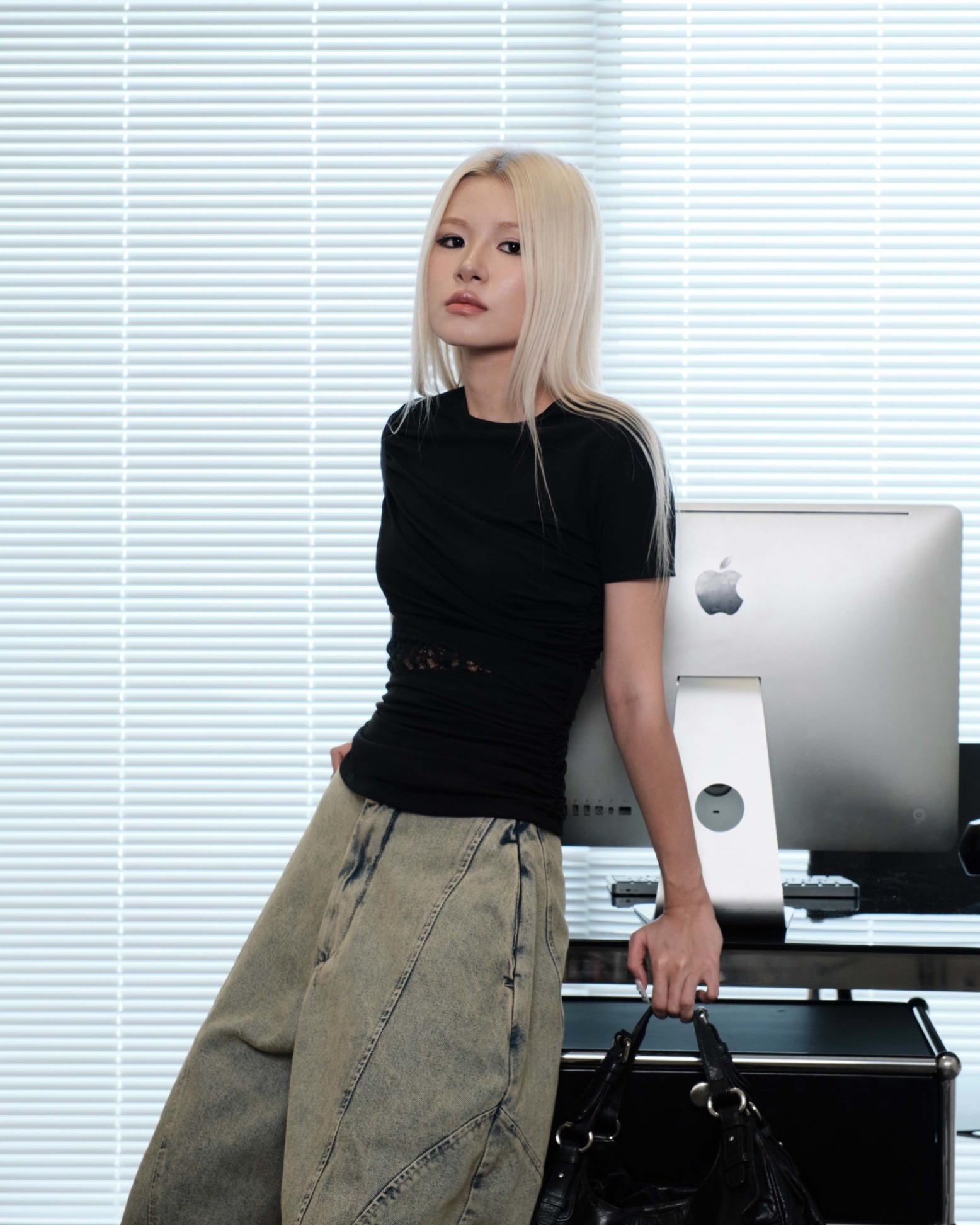 【預購】越南女裝品牌 BUNNYHILL RAE LACE PANEL TOP 蕾絲元素短袖 (BLACK/WHITE)