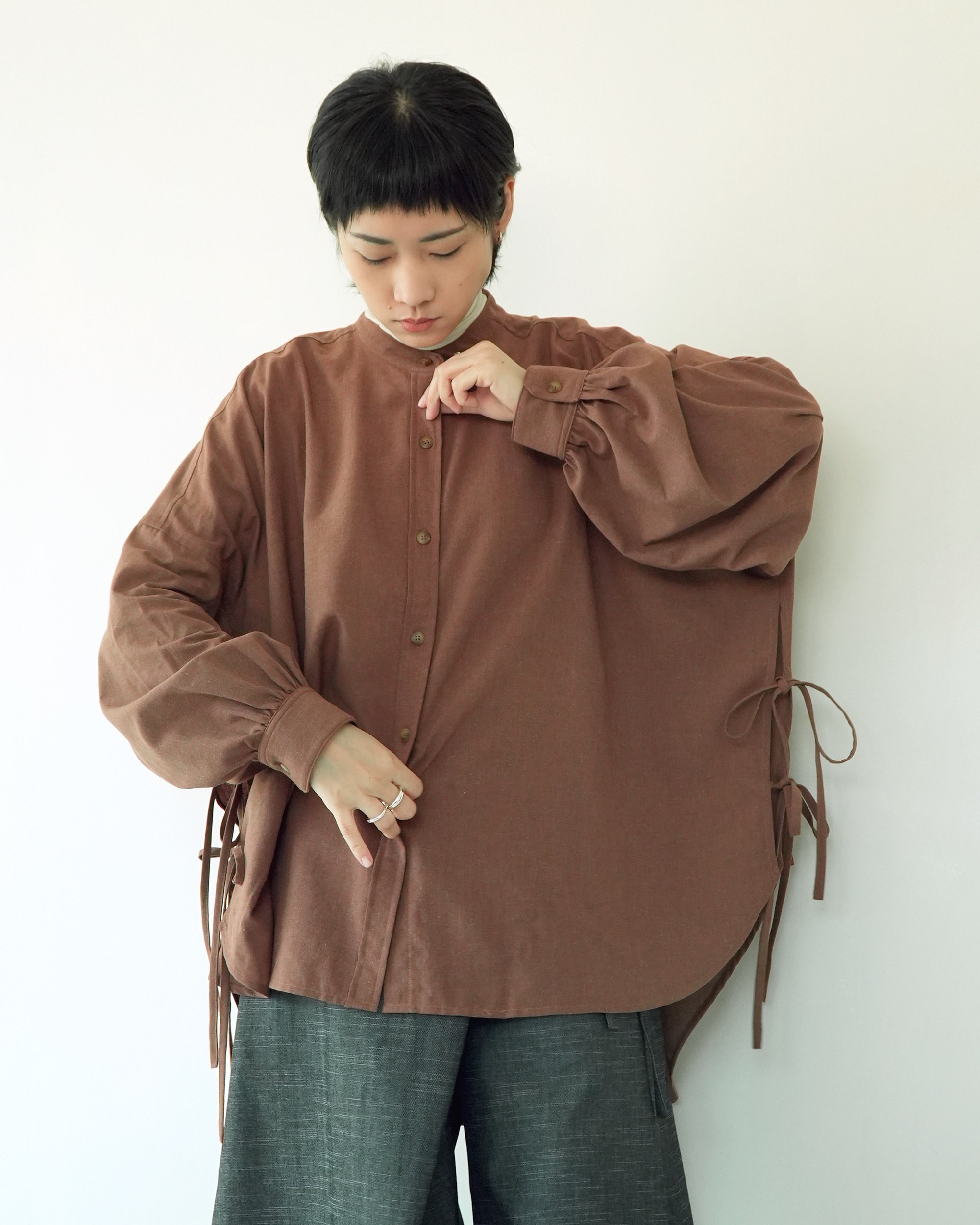 川 衣 WEAR BEING 兩側下擺綁帶衫 褐